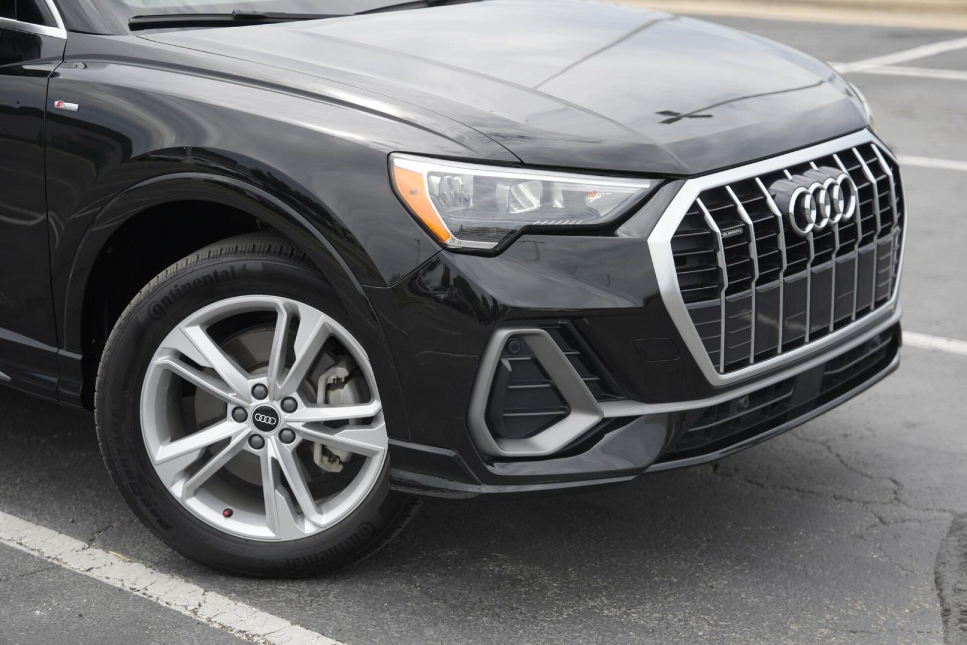2021 Audi Q3 S line Premium photo 2