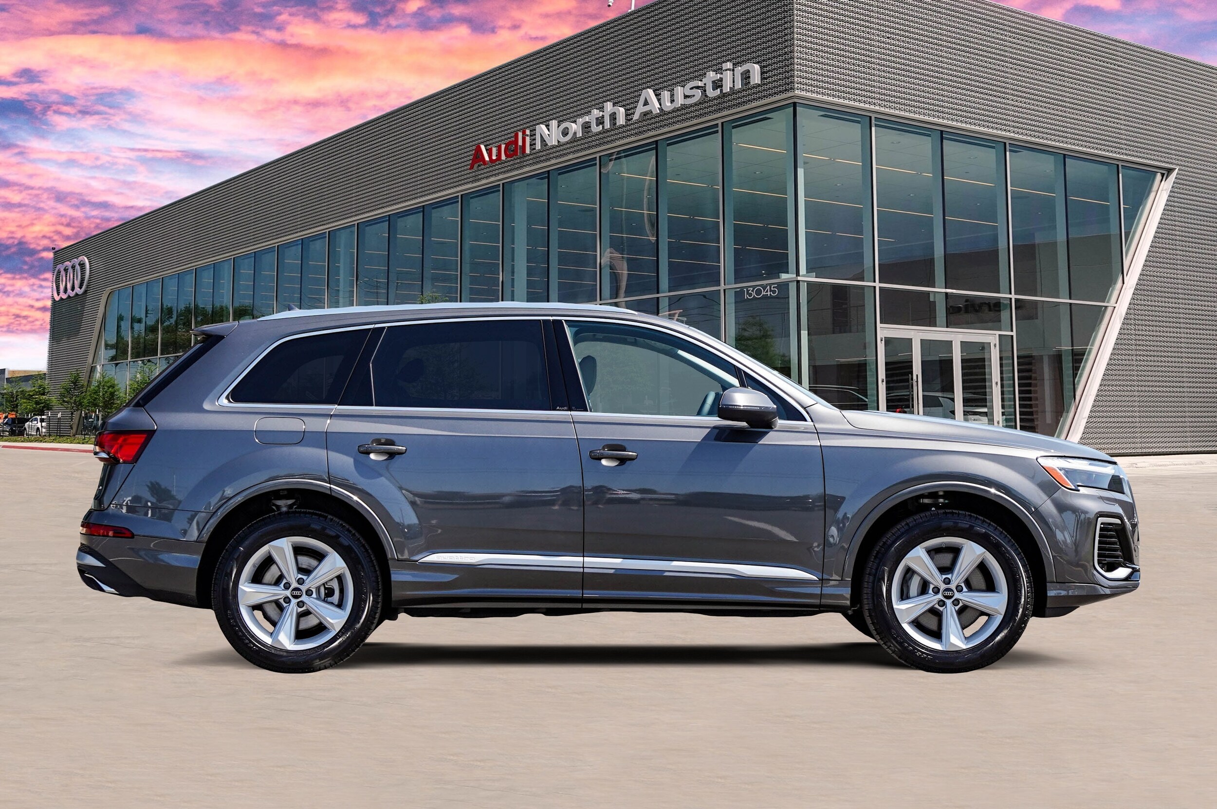 2025 Audi Q7 55 Premium photo 4