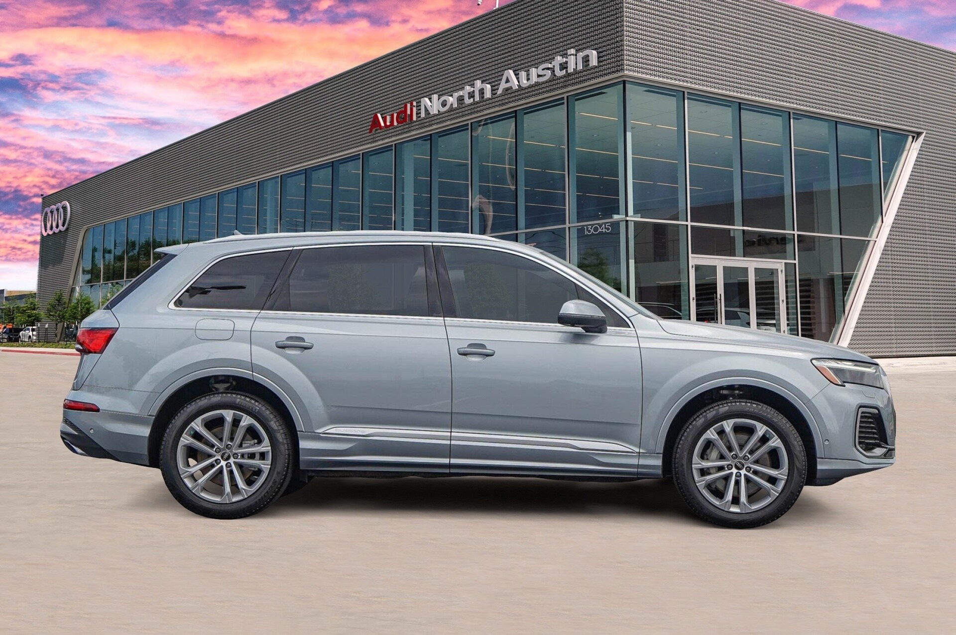 2025 Audi Q7 45 Premium photo 4