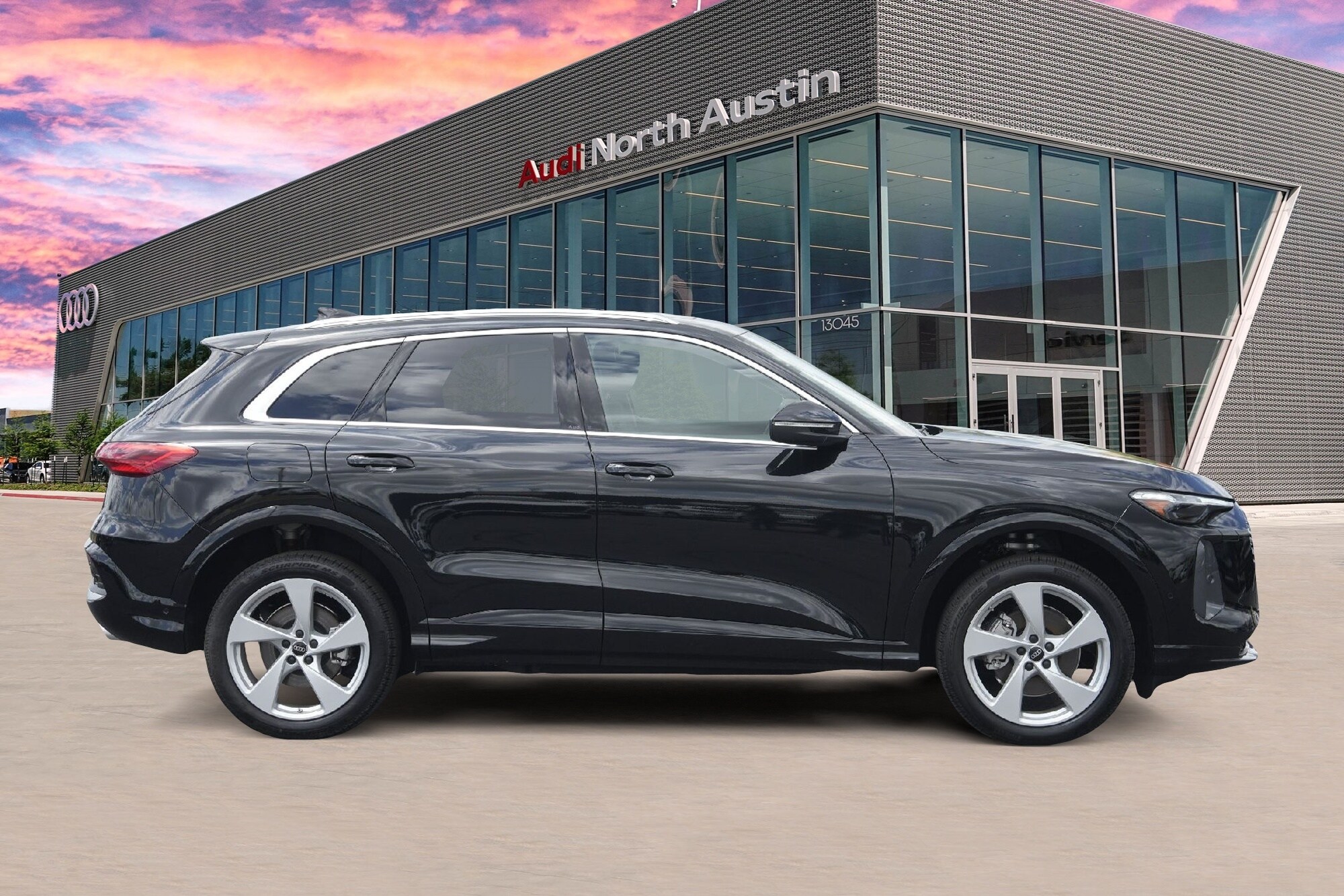 2025 Audi Q5 2.0T Premium Plus photo 3