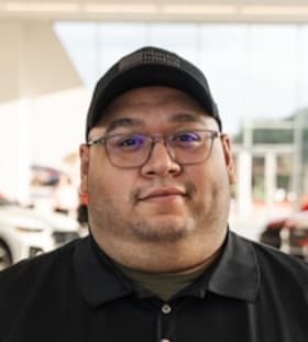 Staff member Guilermo Barraza from ID_f968a892ce1c