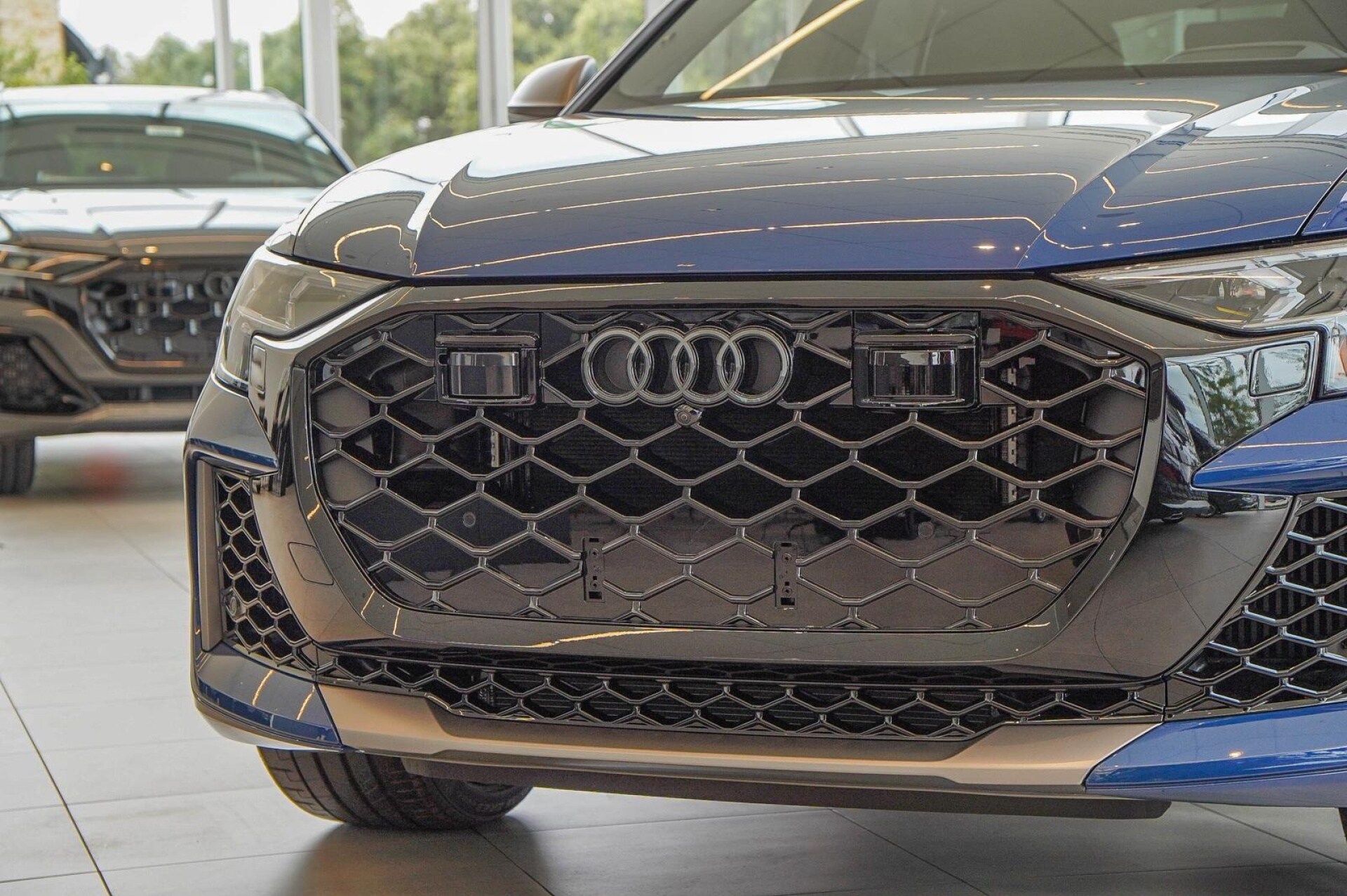 2025 Audi RS Q8 photo 4