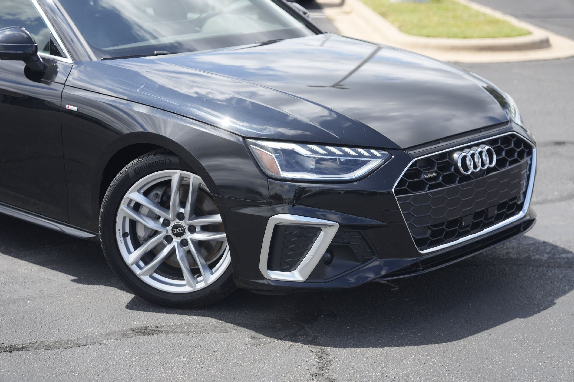 2023 Audi A4 45 S line Premium Plus photo 2