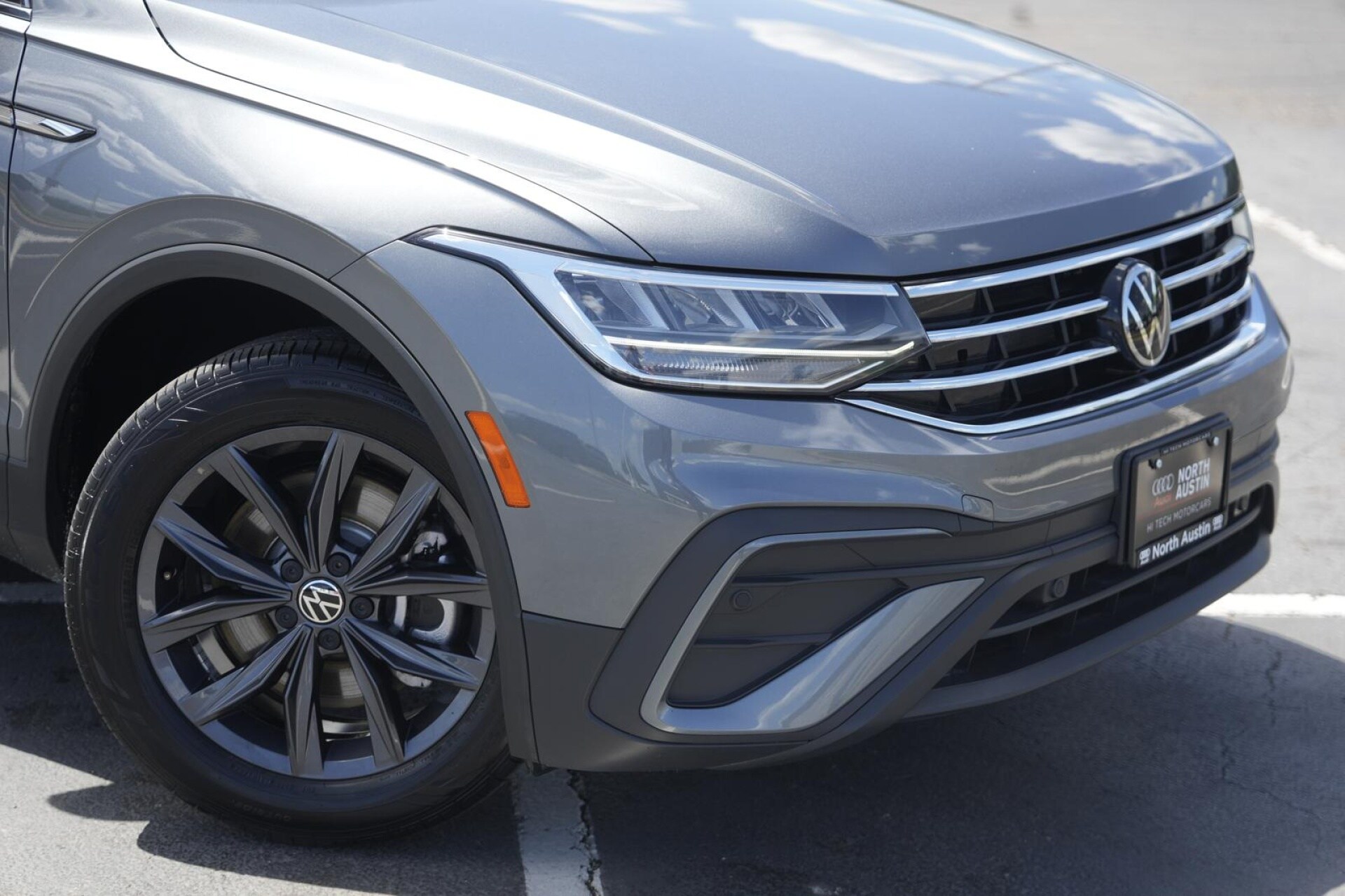 2022 Volkswagen Tiguan SE photo 3