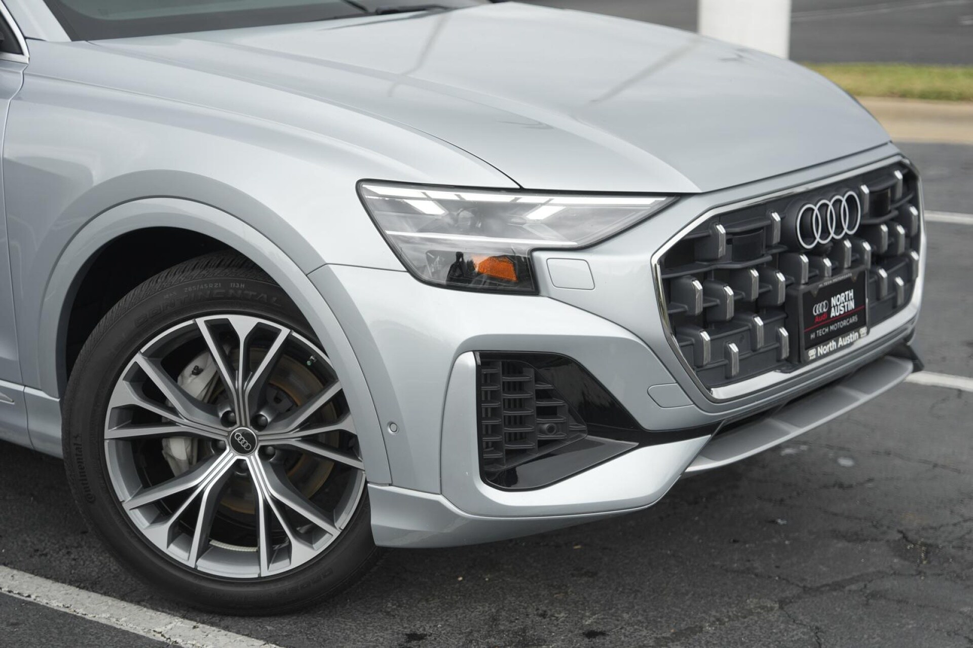 2024 Audi Q8 55 Premium Plus photo 3