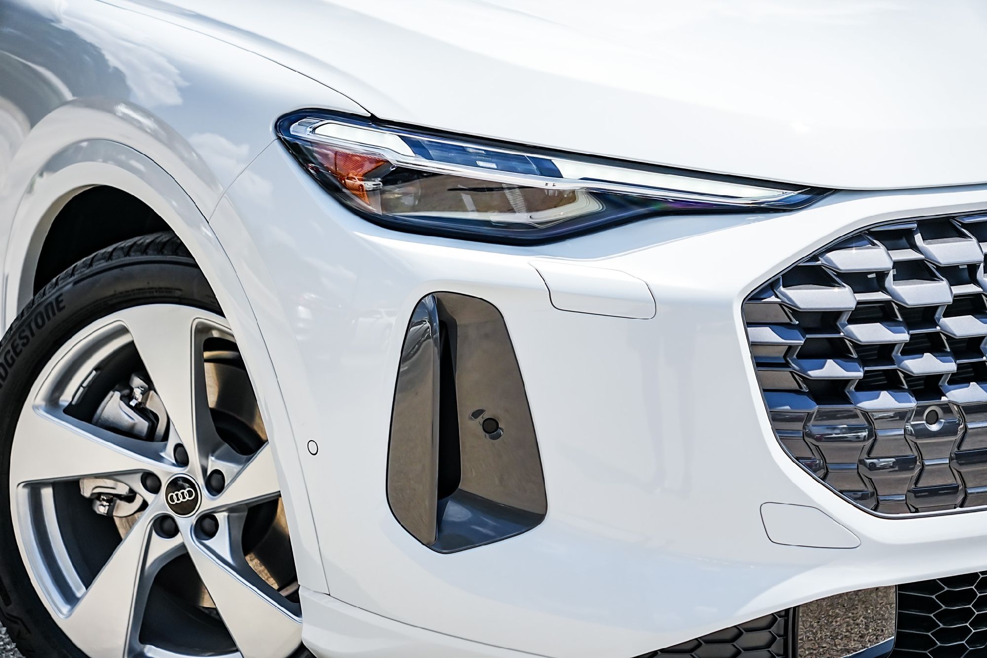 2025 Audi Q5 2.0T Prestige photo 3