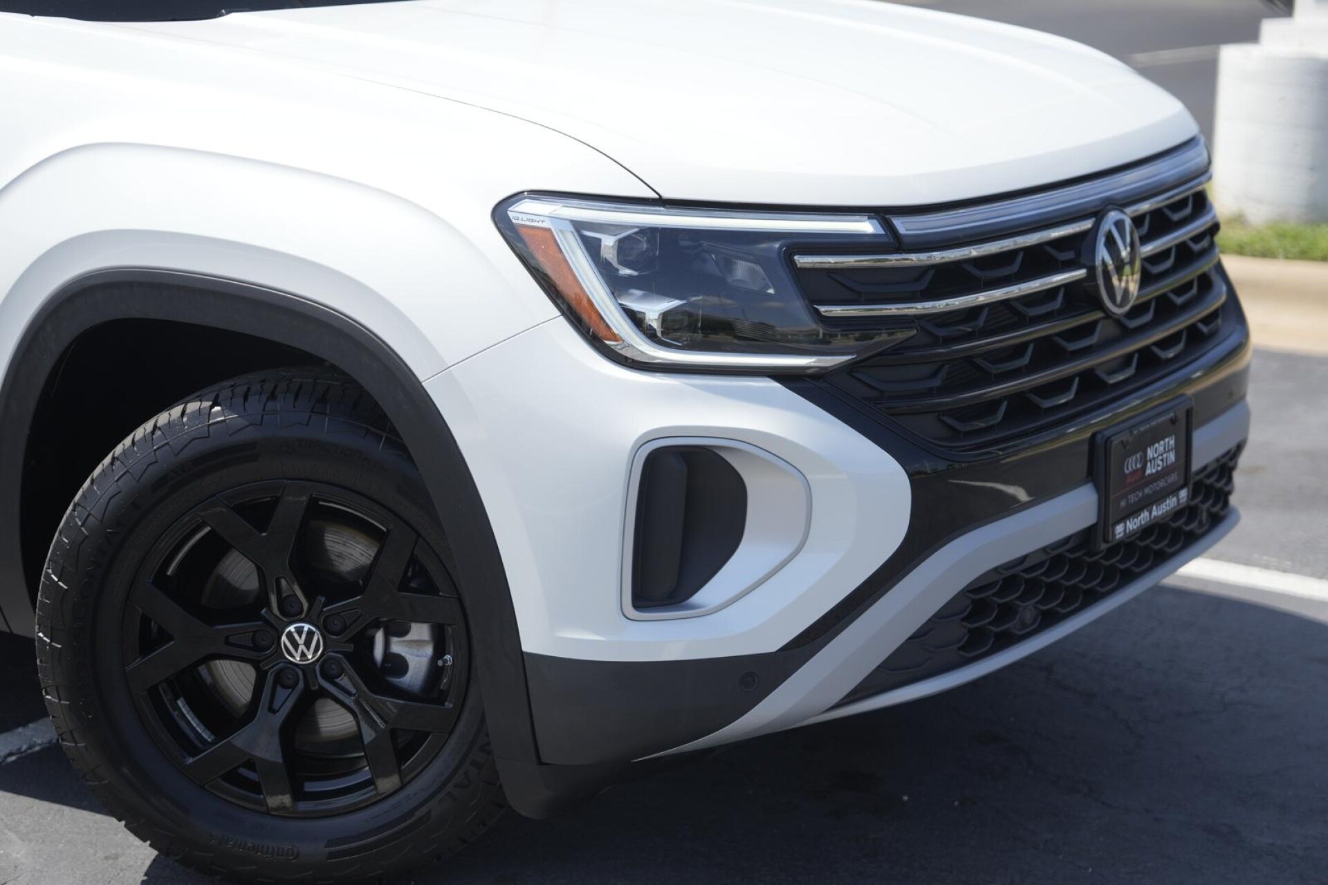 2024 Volkswagen Atlas Peak Edition SEL photo 3