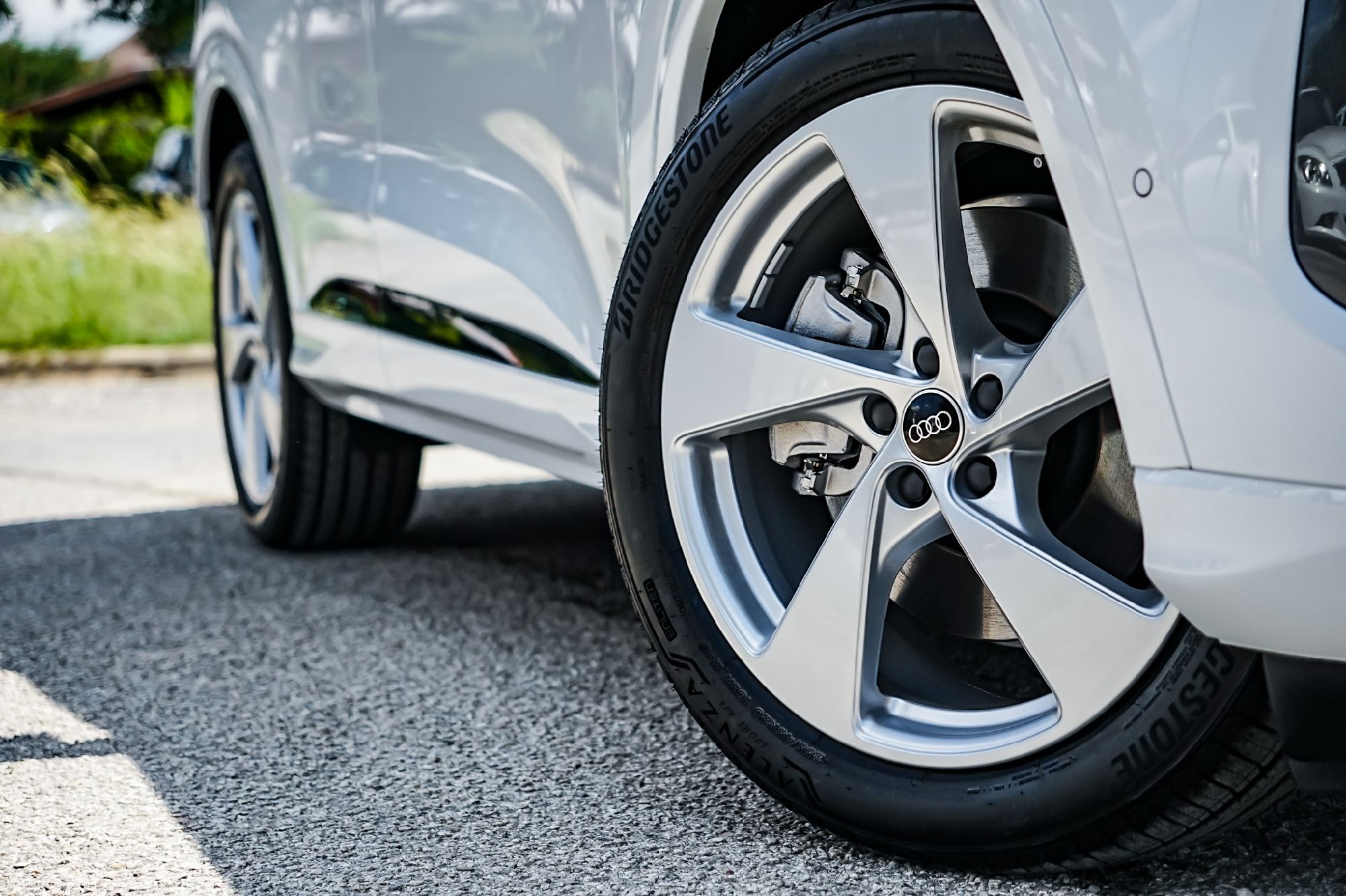 2025 Audi Q5 2.0T Prestige photo 2