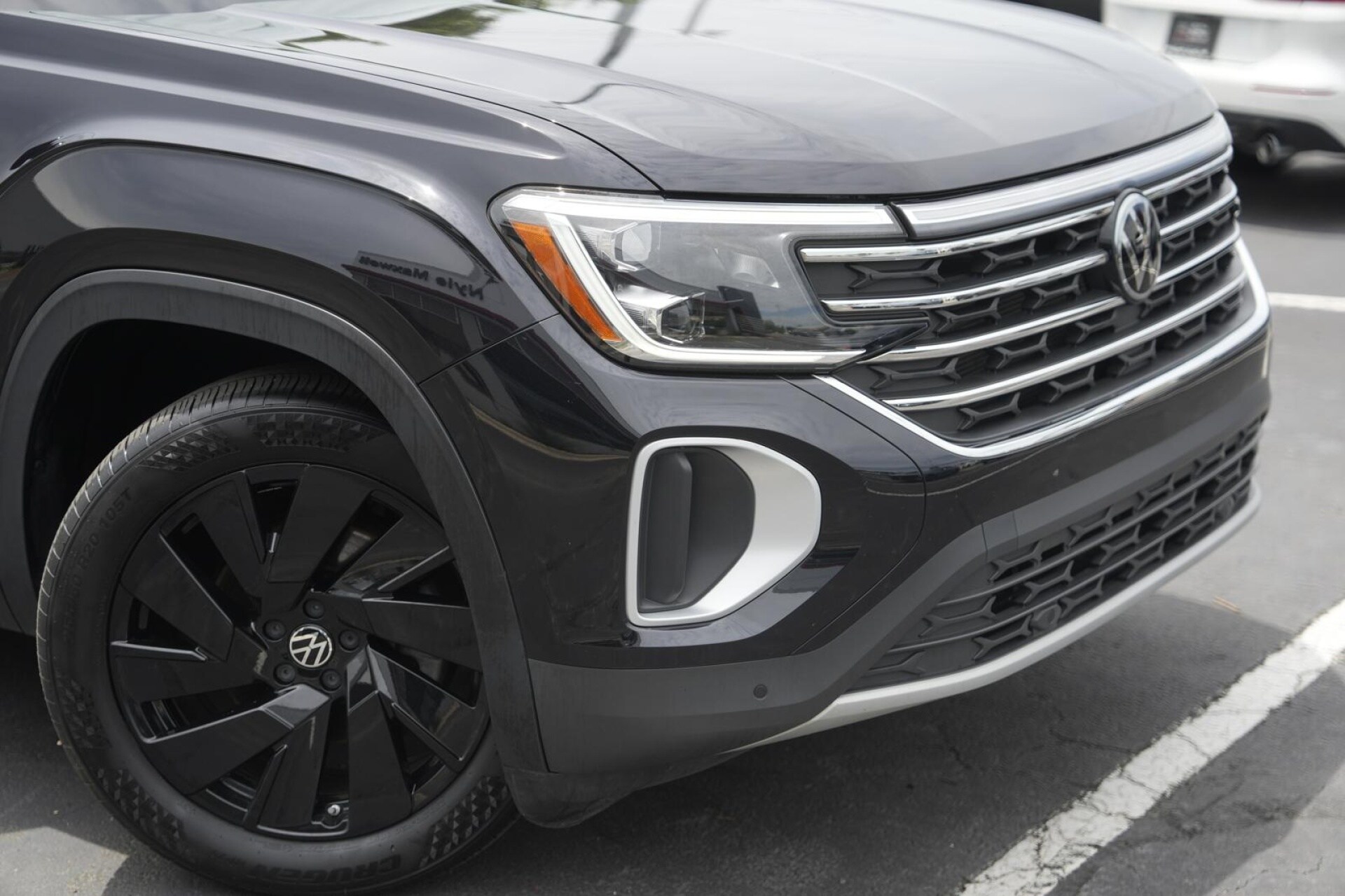 2024 Volkswagen Atlas SE Technology photo 3