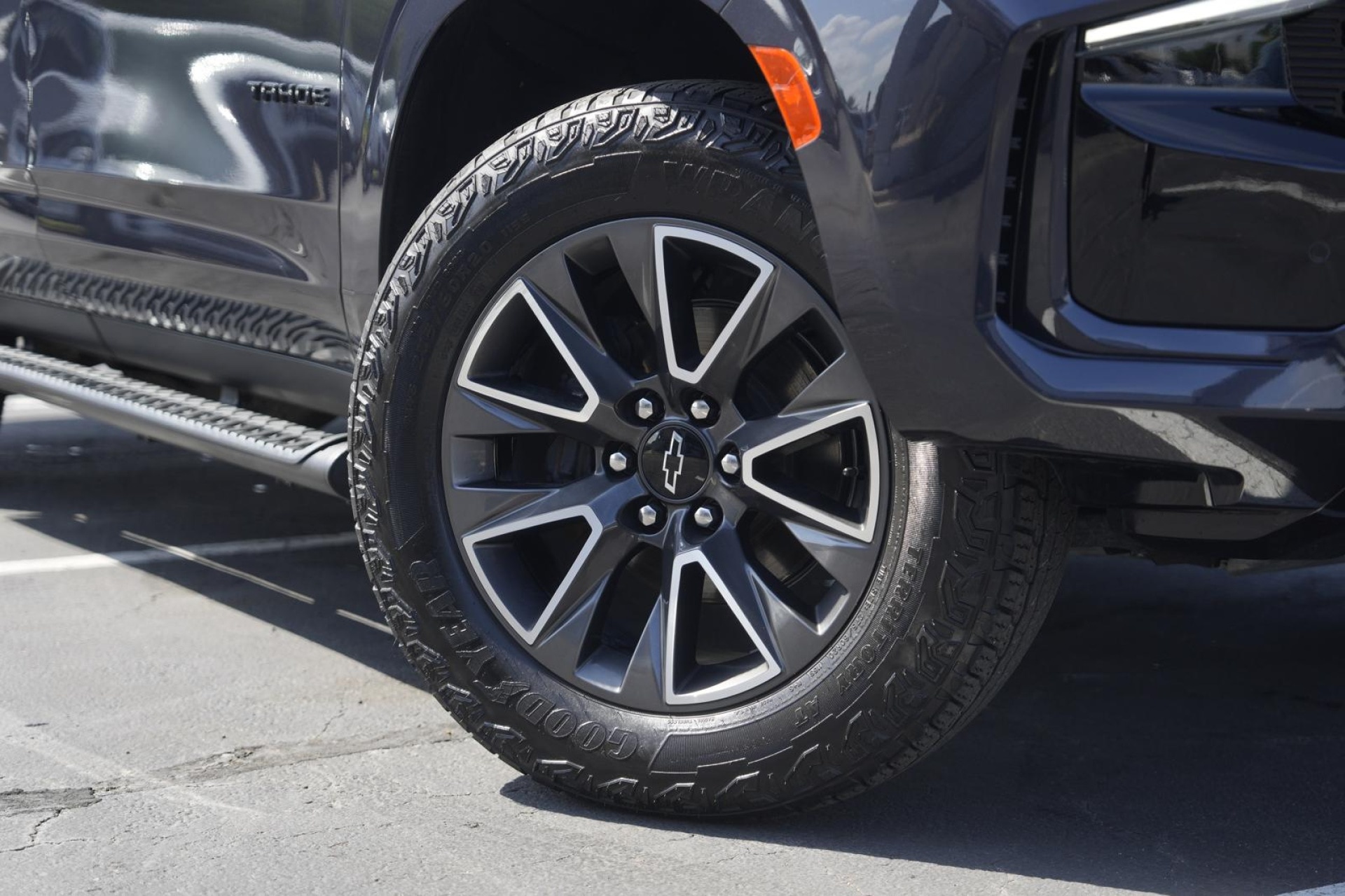 Used 2023 Chevrolet Tahoe Z71 with VIN 1GNSKPKD6PR347499 for sale in Austin, TX