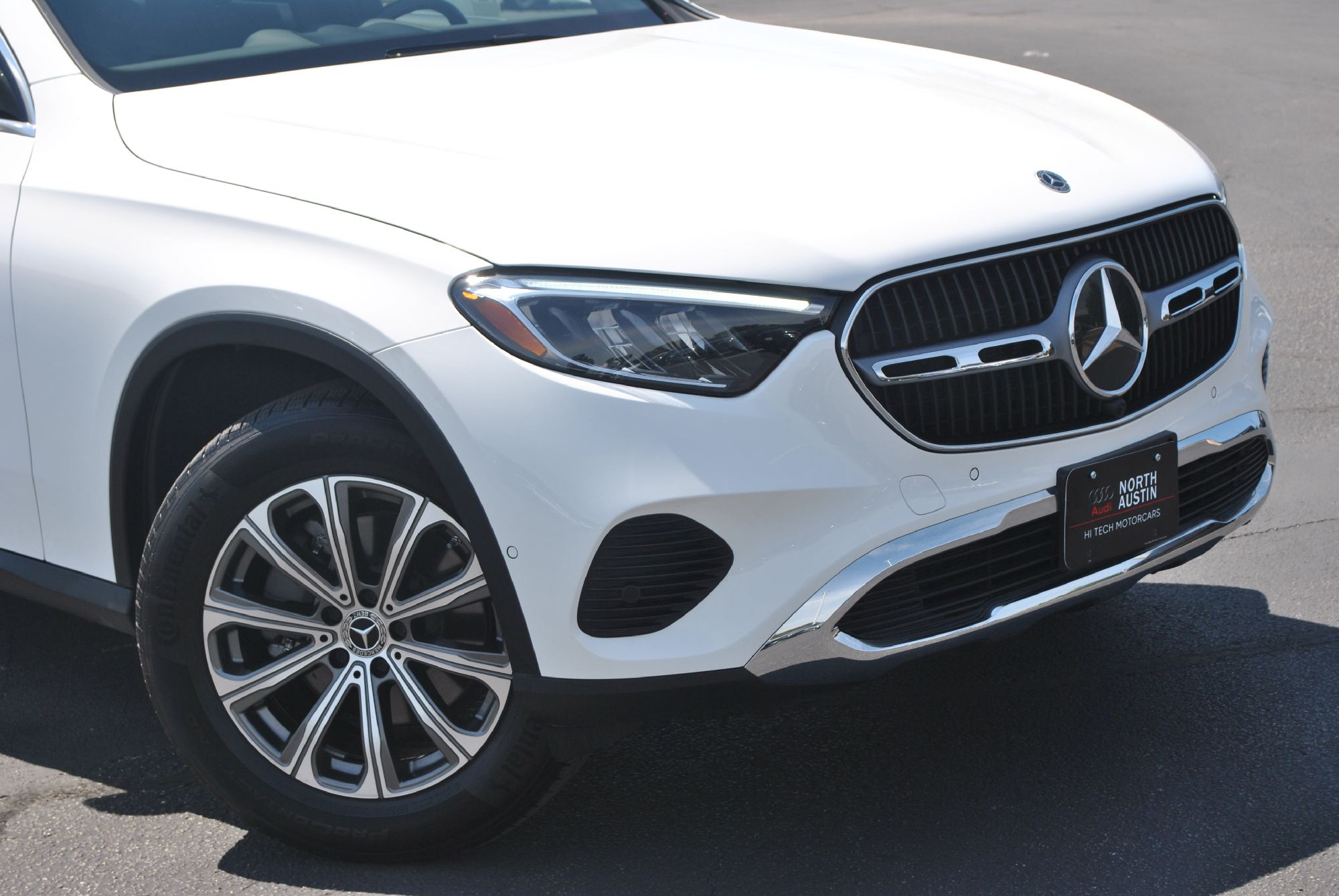 2024 Mercedes Benz GLC 300 photo 3