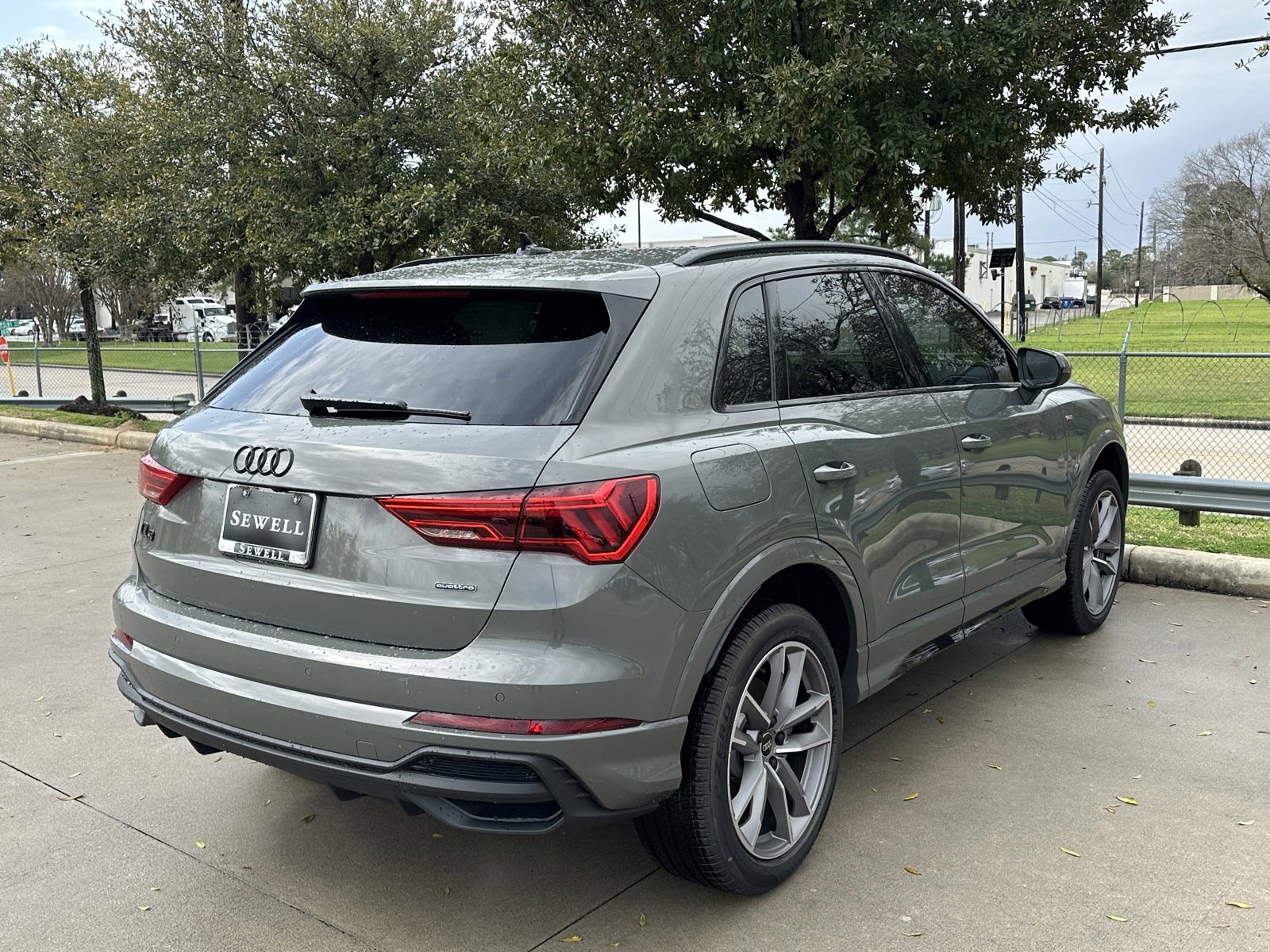 2025 Audi Q3 45 TFSI S line Premium photo 4
