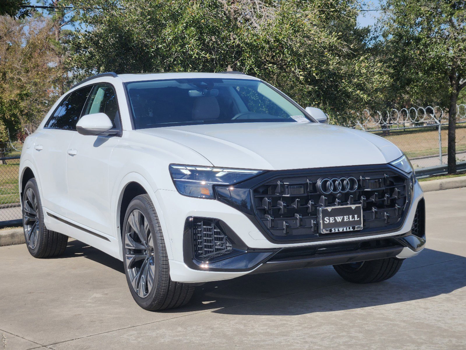2025 Audi Q8 55 Premium photo 2