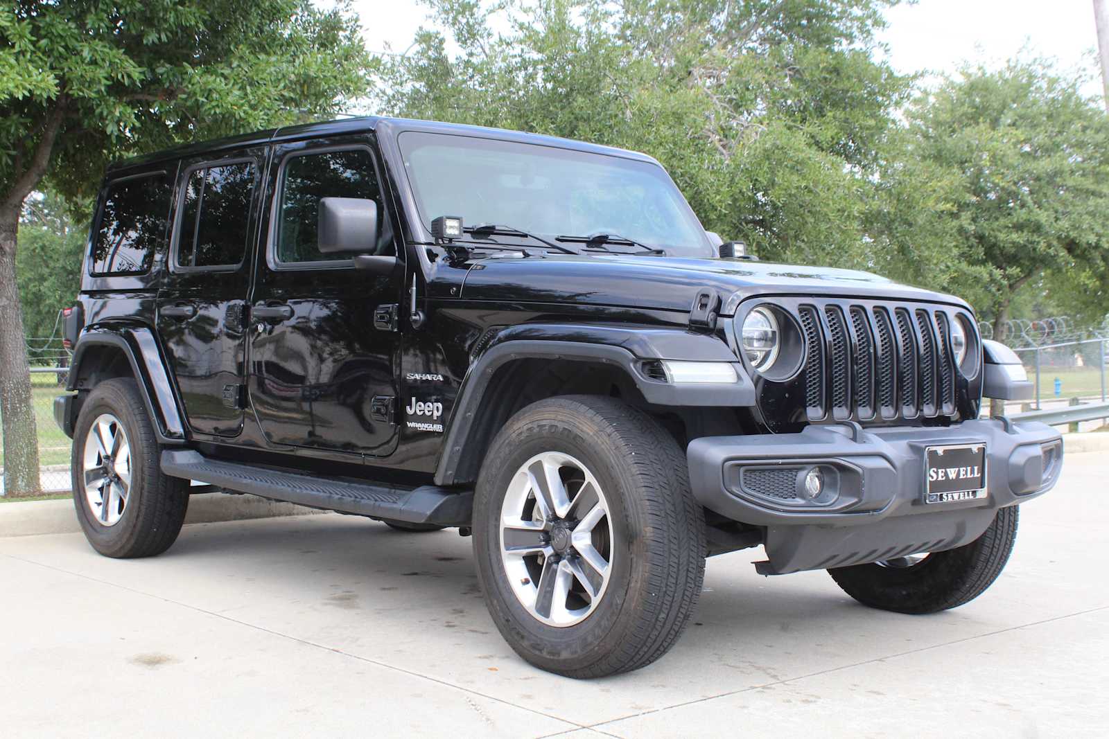 2018 Jeep Wrangler Unlimited Sahara photo 3