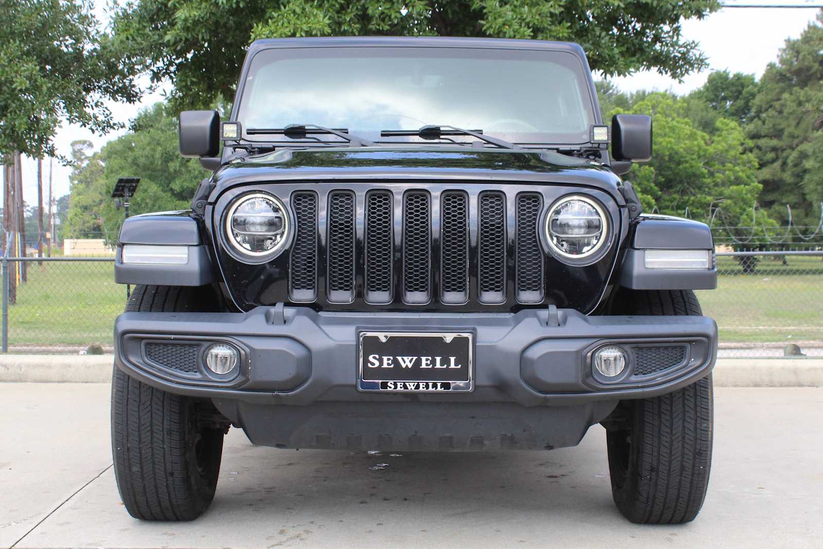 2018 Jeep Wrangler Unlimited Sahara photo 2