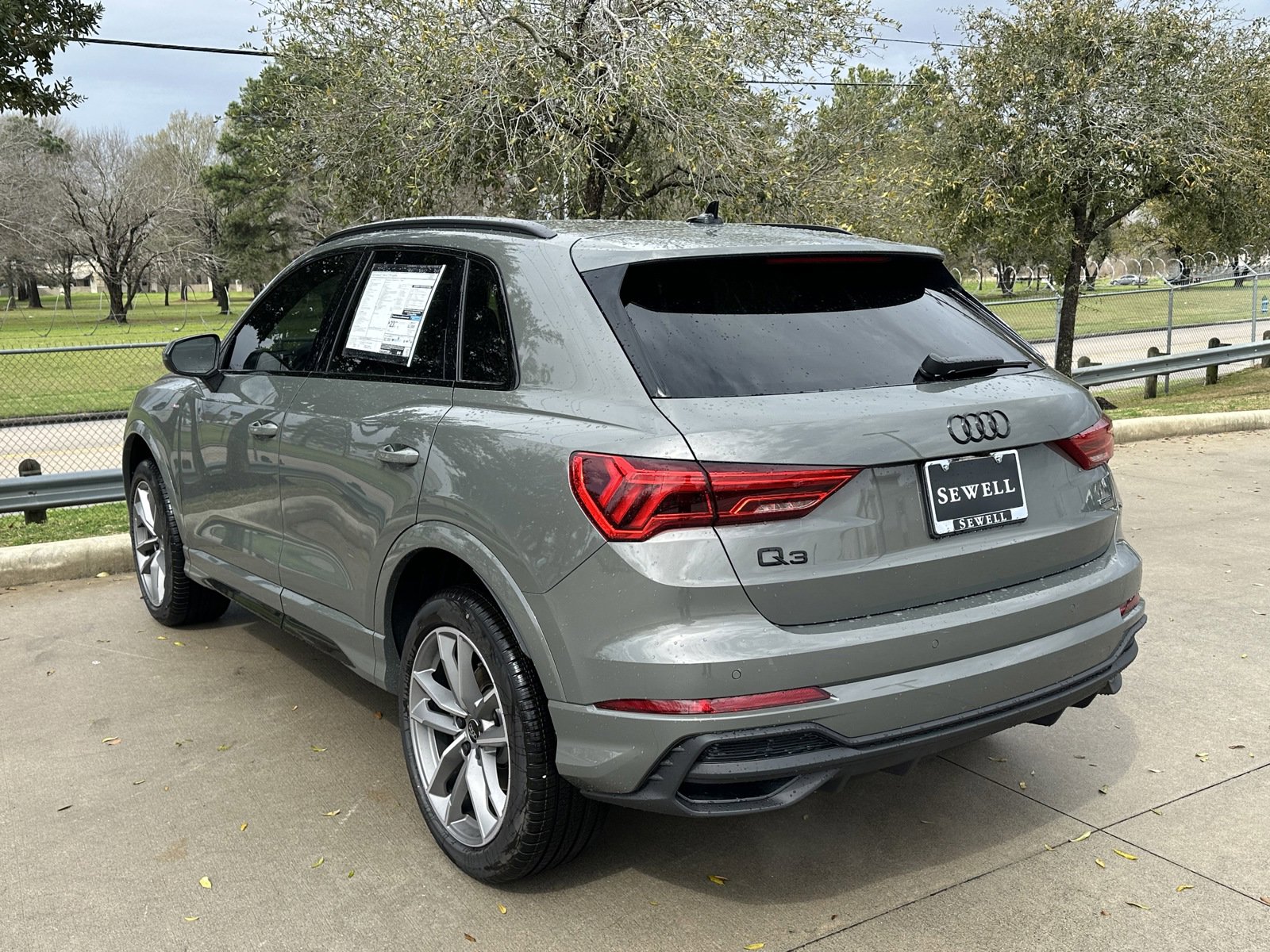2025 Audi Q3 45 TFSI S line Premium photo 3