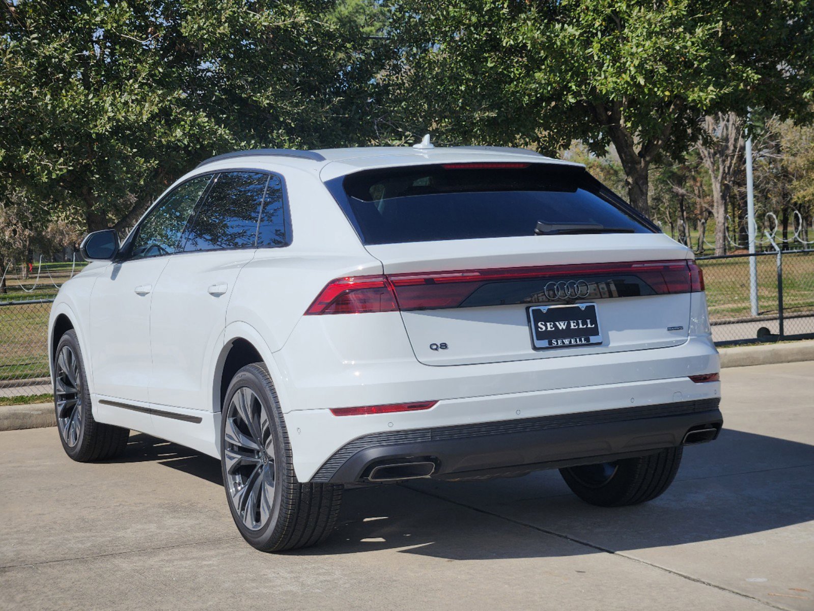 2025 Audi Q8 55 Premium photo 3