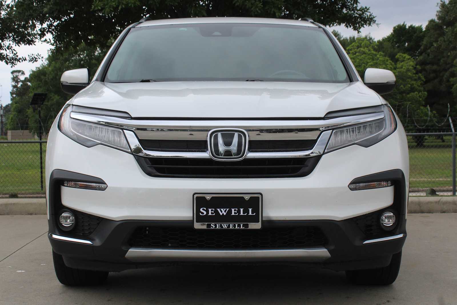 2021 Honda Pilot Touring photo 2