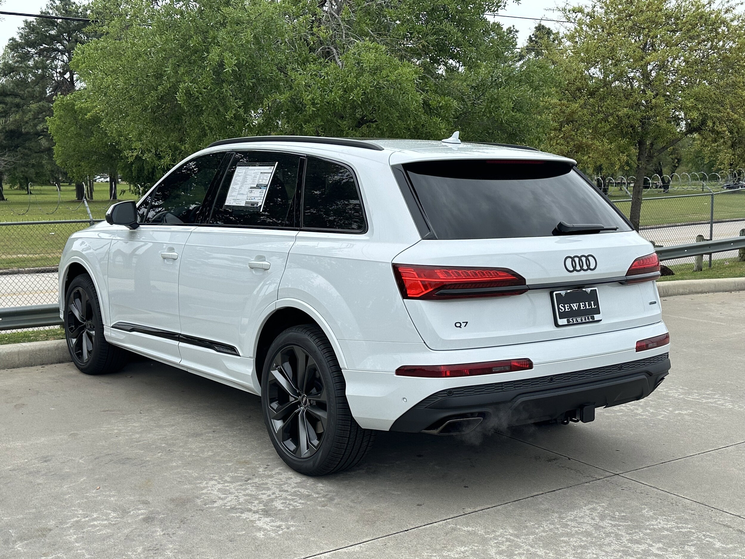 2025 Audi Q7 55 Premium photo 3