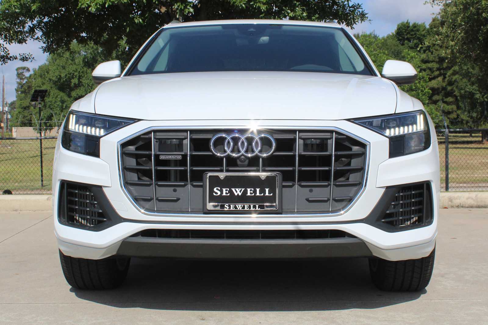2023 Audi Q8 Premium Plus photo 2