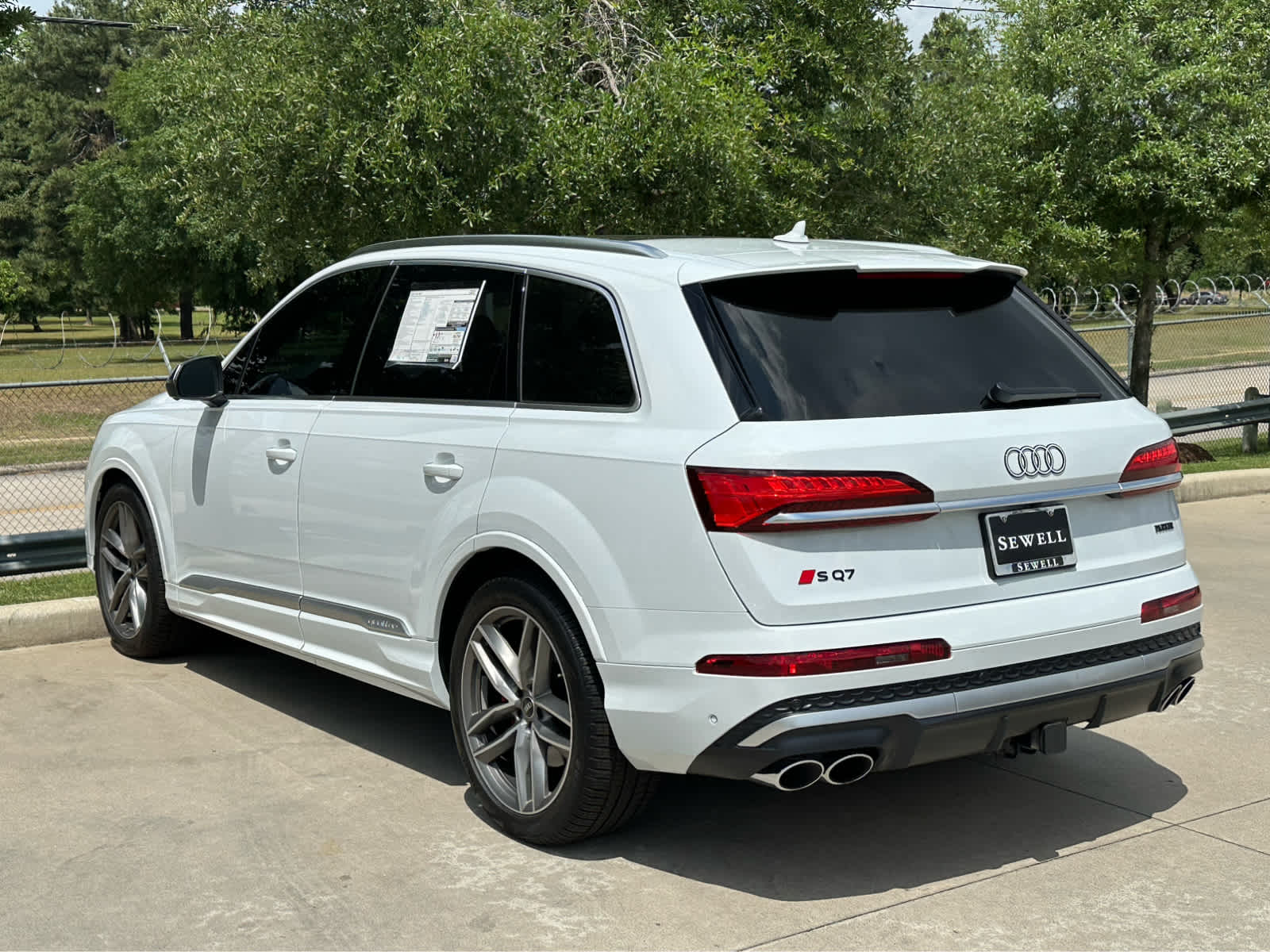 2025 Audi SQ7 Premium Plus photo 3
