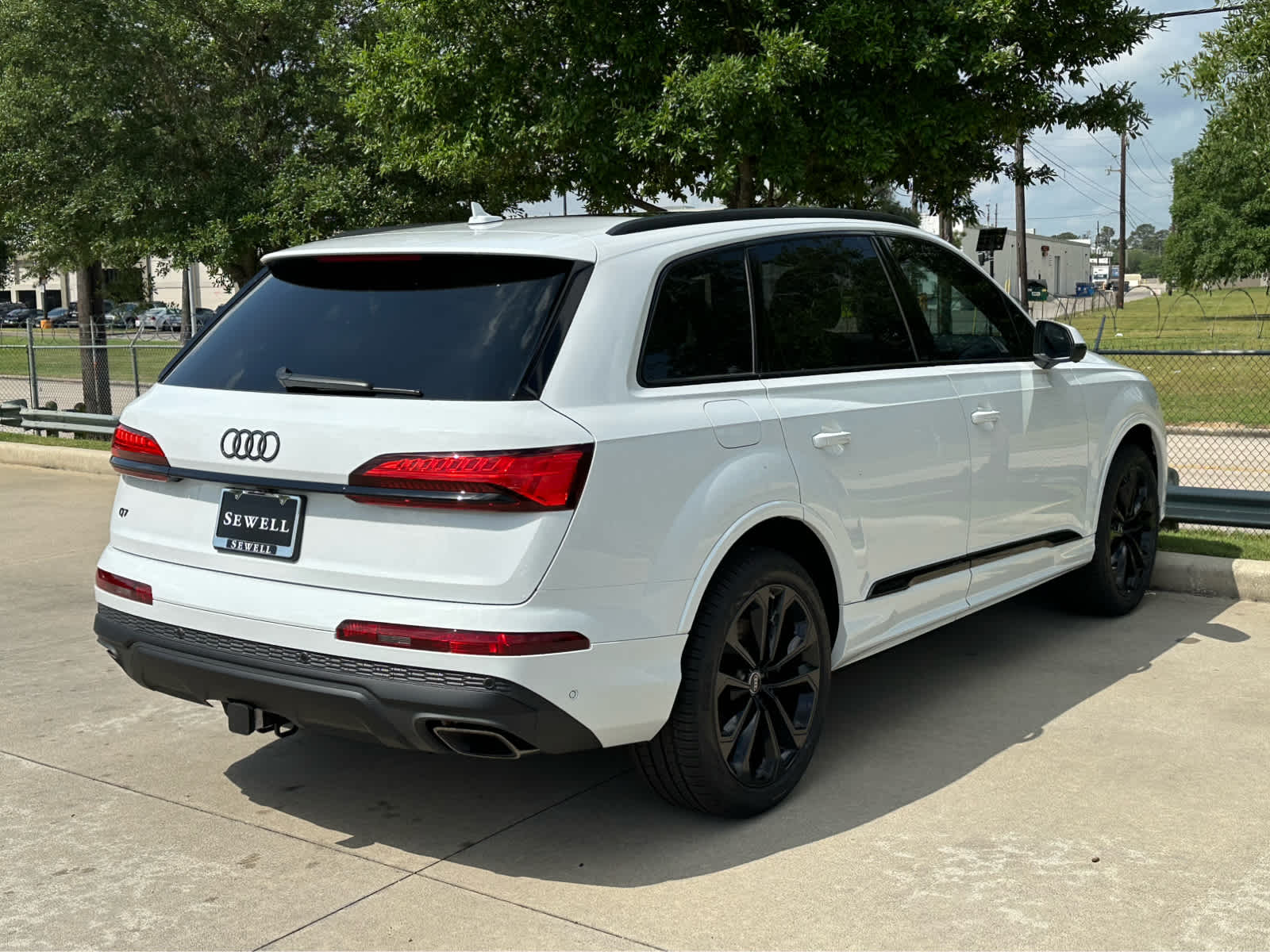 2025 Audi Q7 55 Premium photo 4