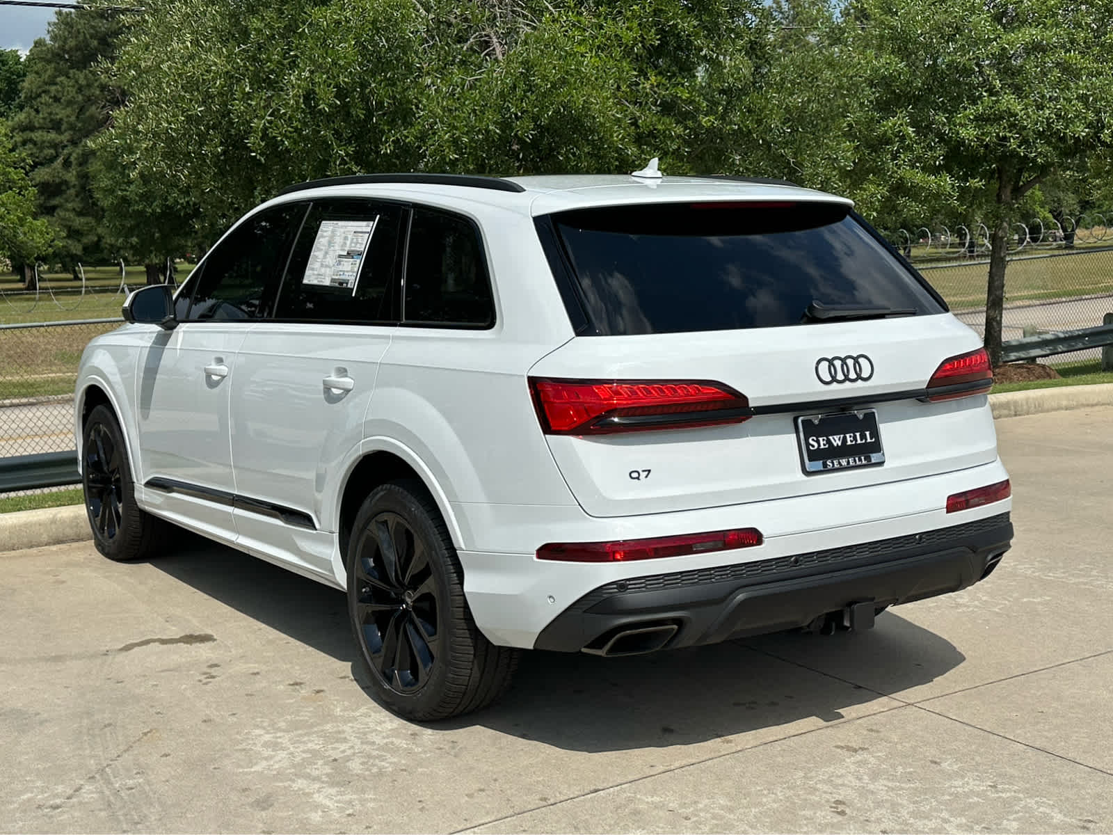 2025 Audi Q7 55 Premium photo 3
