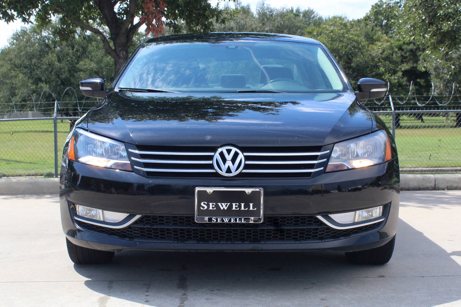 Used 2015 Volkswagen Passat Limited Edition with VIN 1VWAS7A31FC122340 for sale in Houston, TX