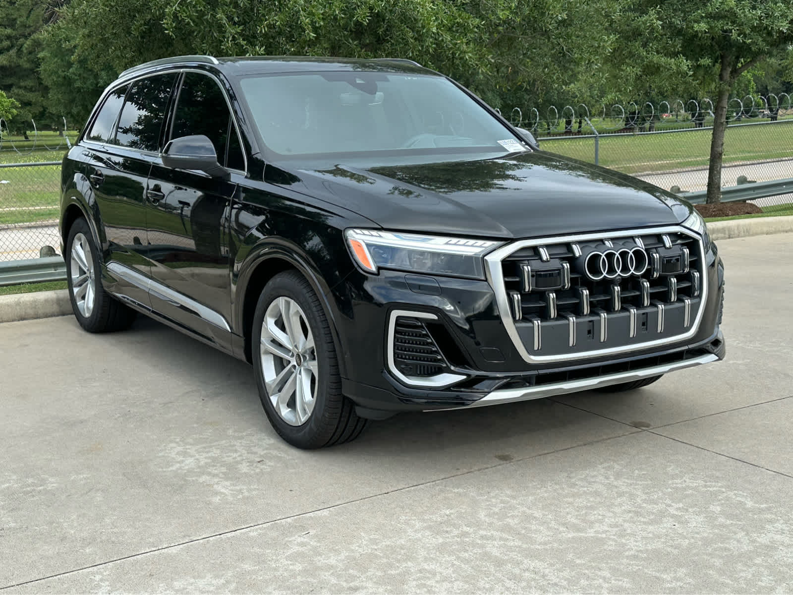 2025 Audi Q7 55 Premium photo 2