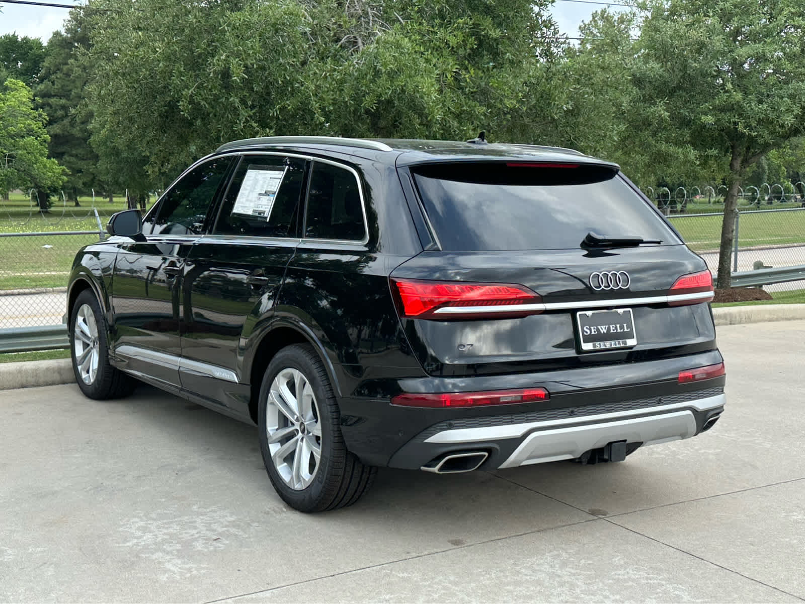 2025 Audi Q7 55 Premium photo 3