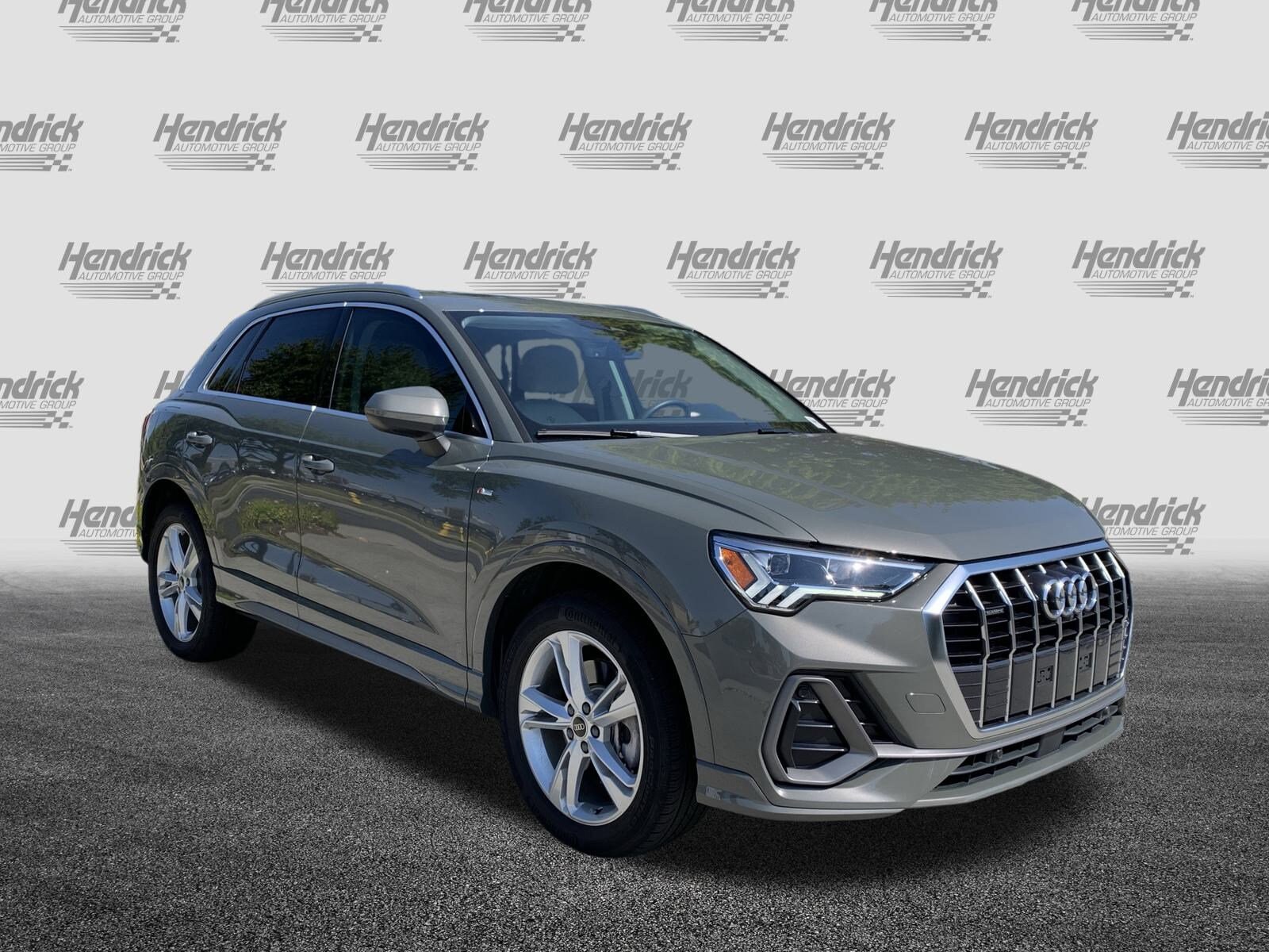 2024 Audi Q3 S line Premium Plus photo 2