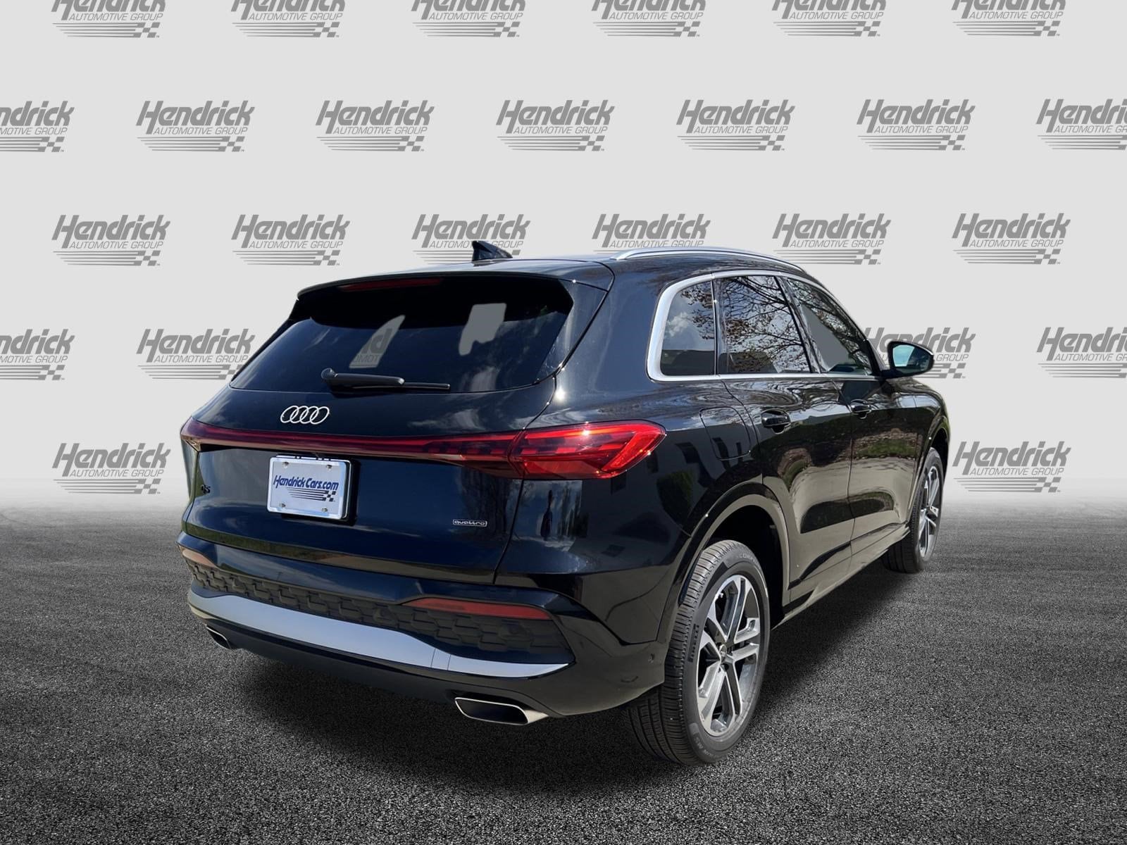 2025 Audi Q5 Premium Plus photo 3
