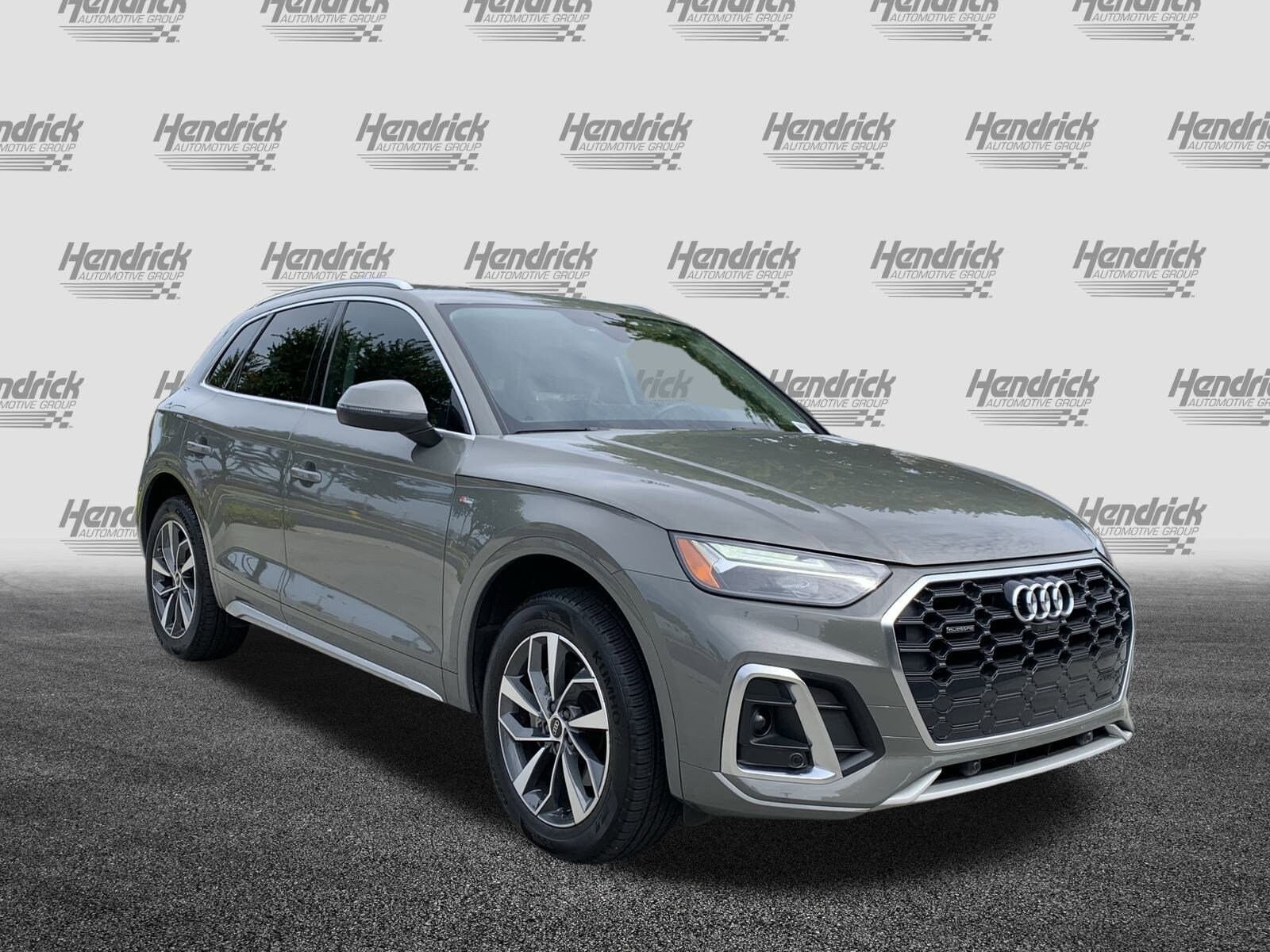 2023 Audi Q5 S line Premium Plus photo 2