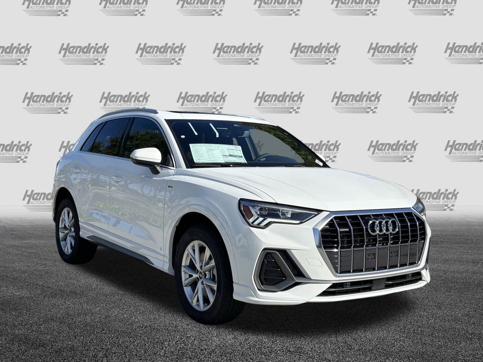 2025 Audi Q3 S line Premium photo 2