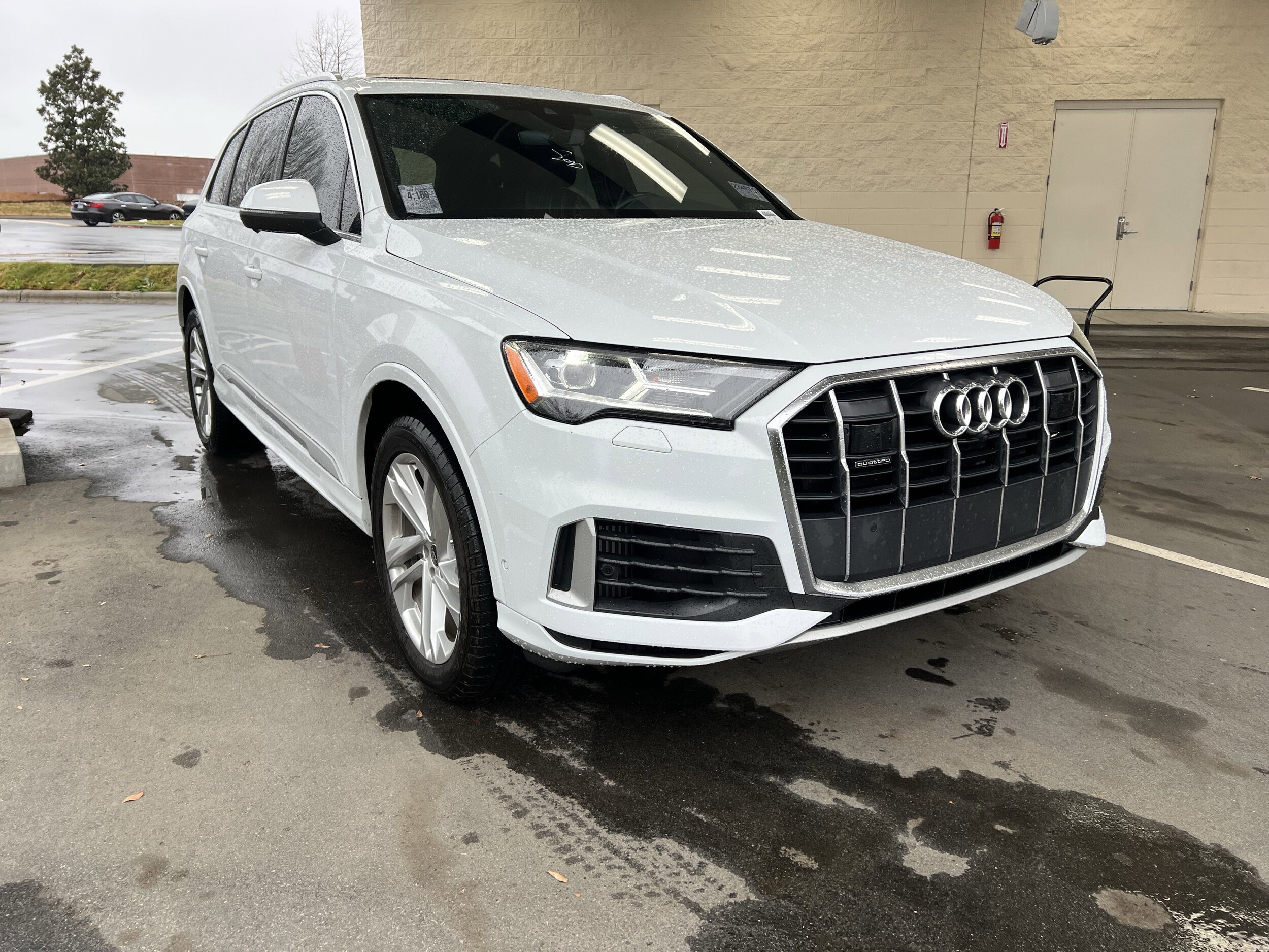 2023 Audi Q7 Premium Plus photo 2