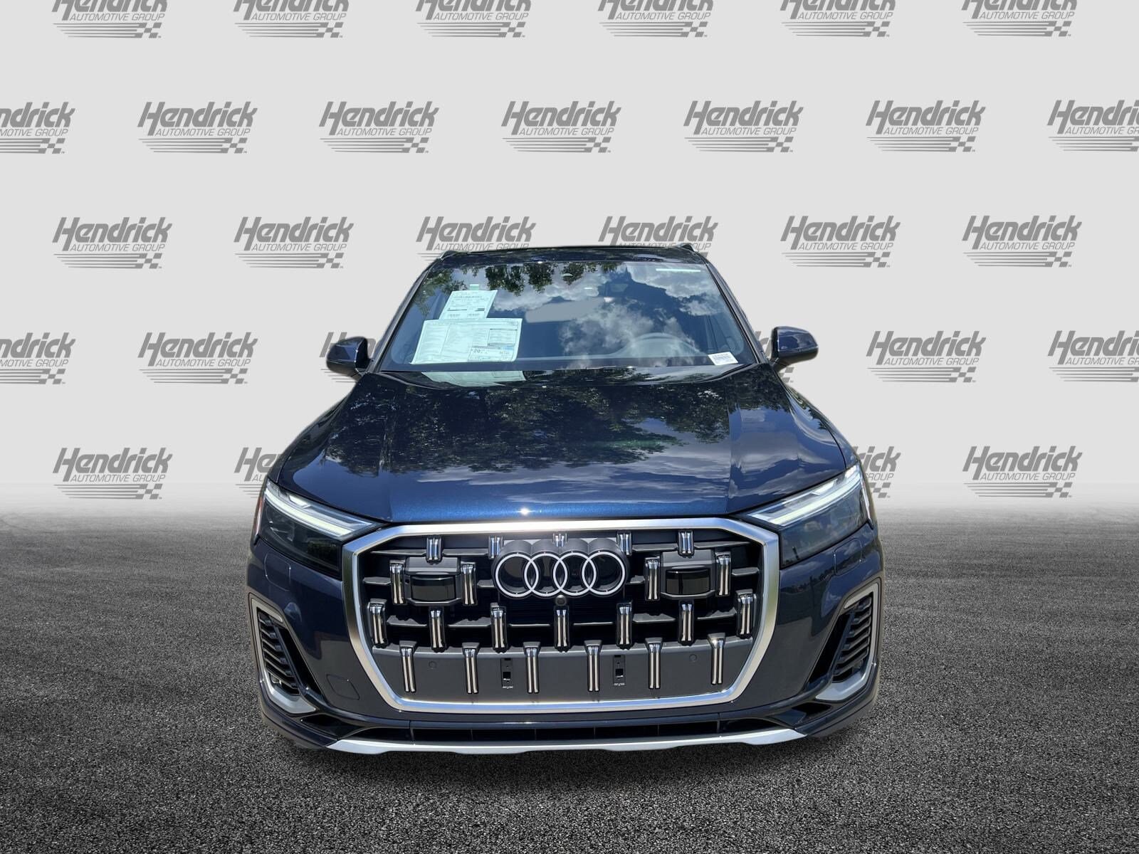 2025 Audi Q7 55 Premium Plus photo 3