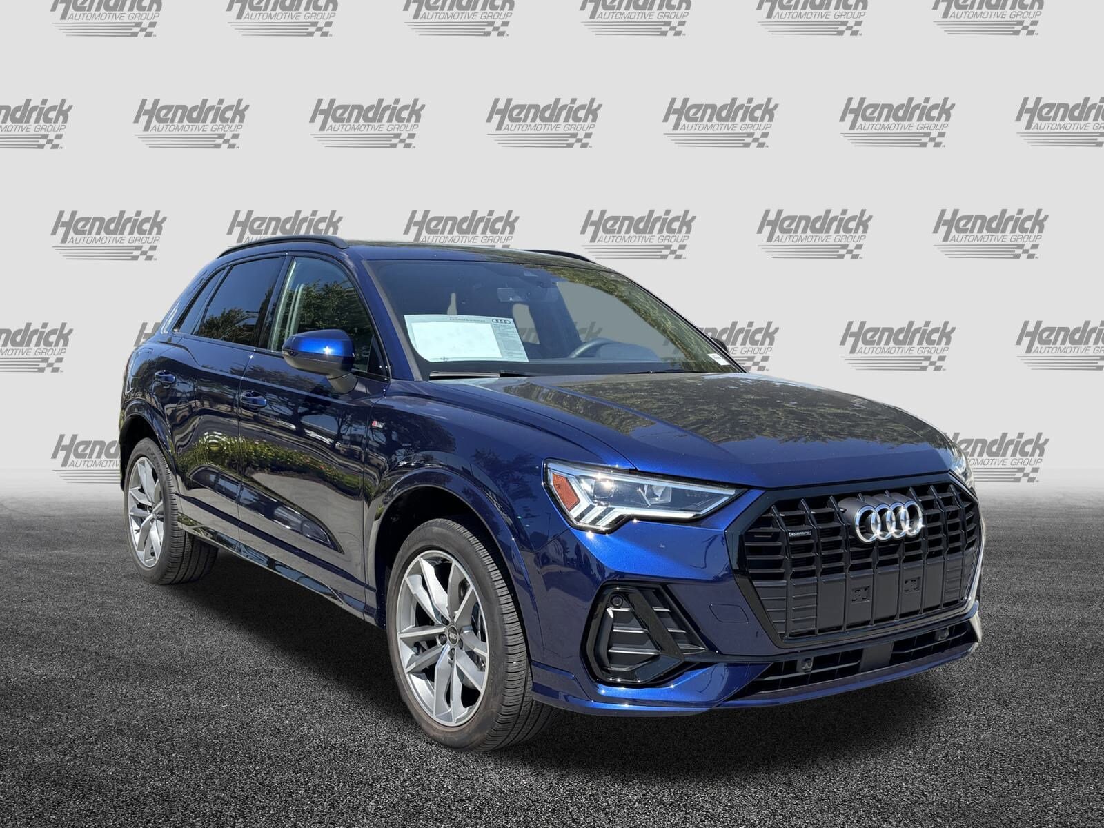 2025 Audi Q3 S line Premium photo 2