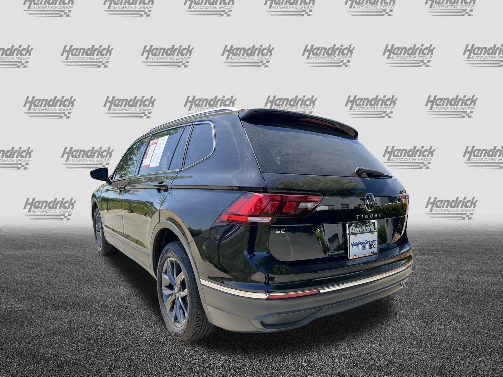 2023 Volkswagen Tiguan SE photo 6