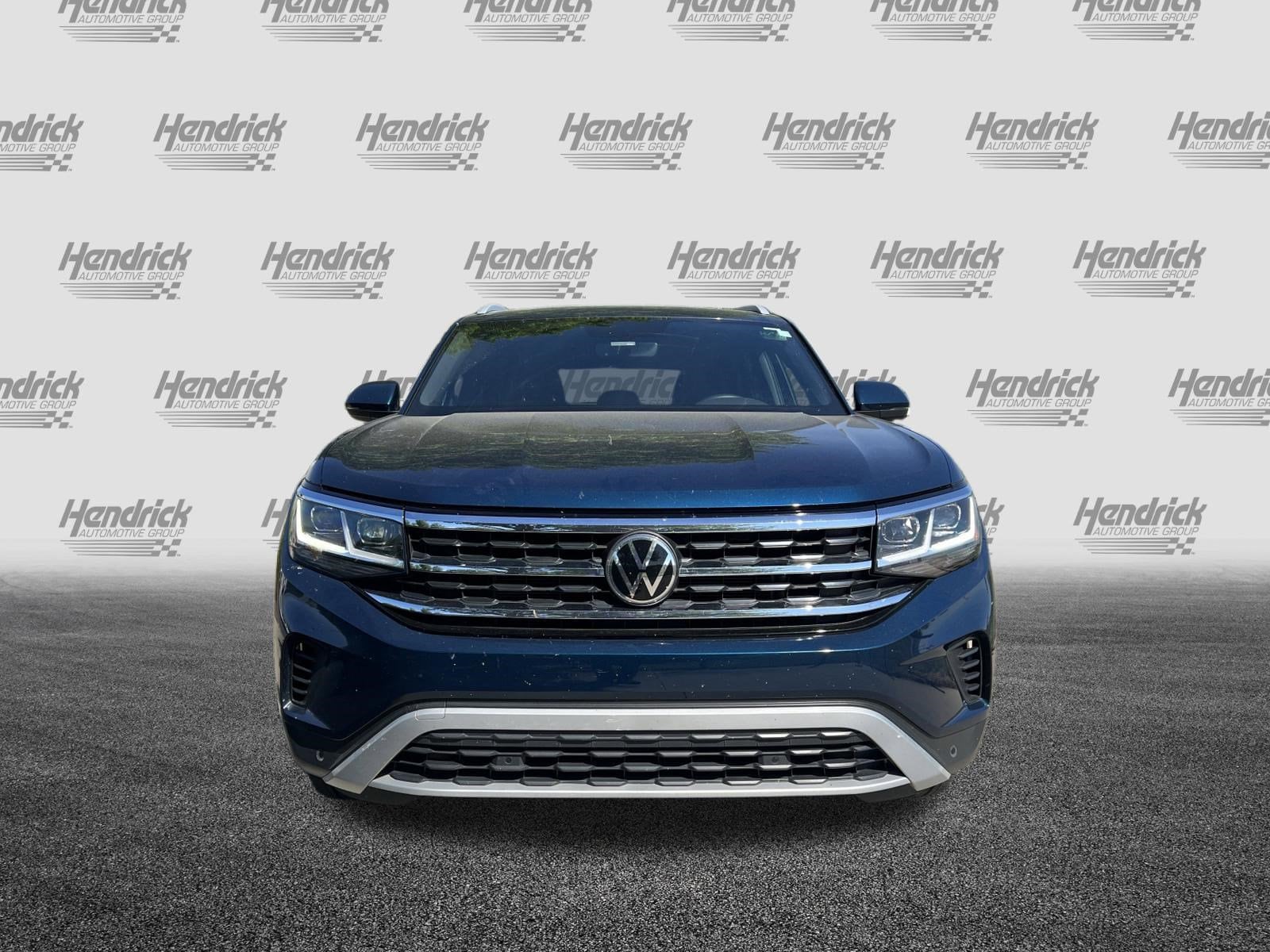 2022 Volkswagen Atlas Cross Sport 3.6L V6 SE w/Technology 4MOTION photo 2