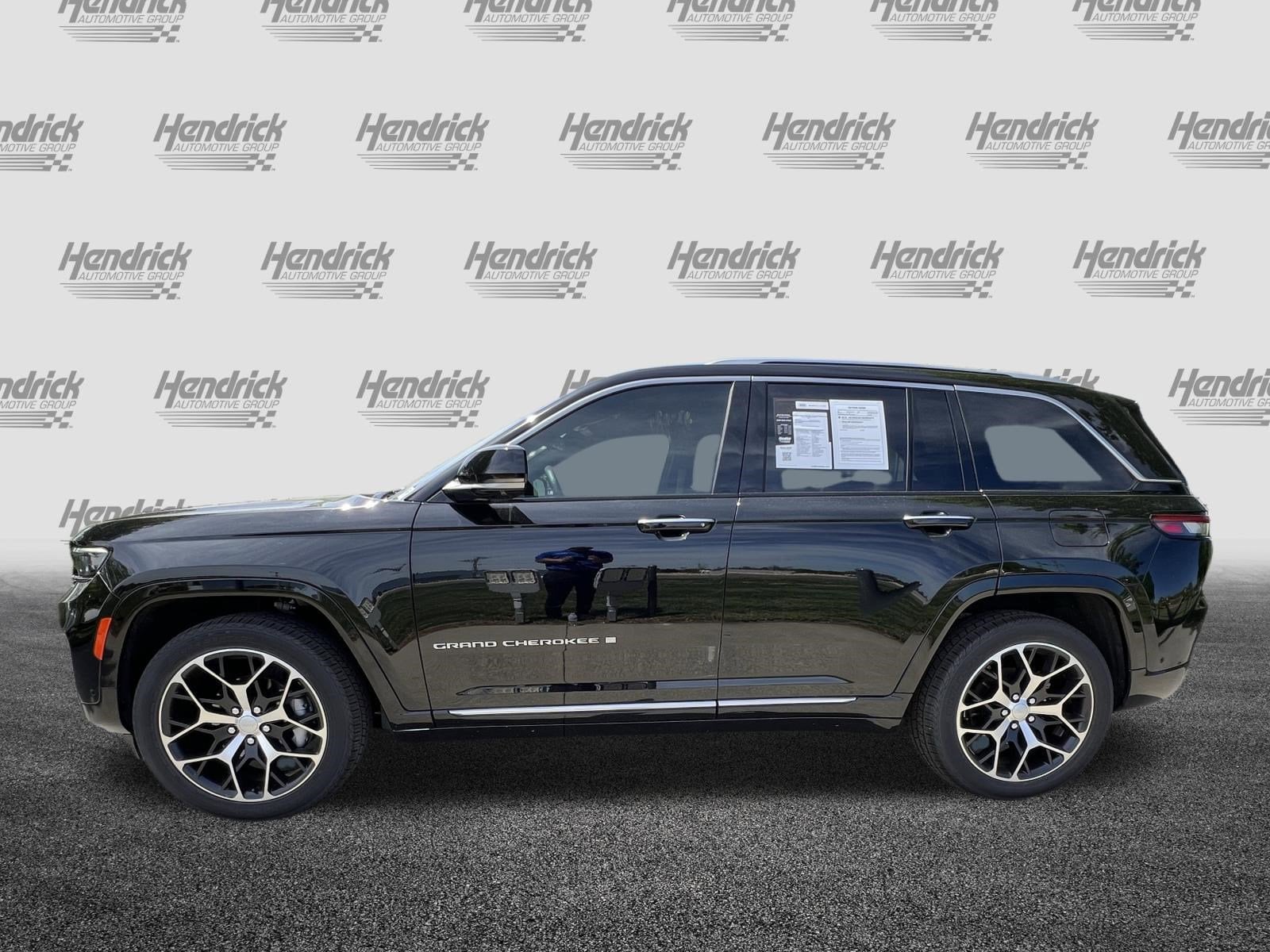 2023 Jeep Grand Cherokee Summit Reserve 4x4 photo 4