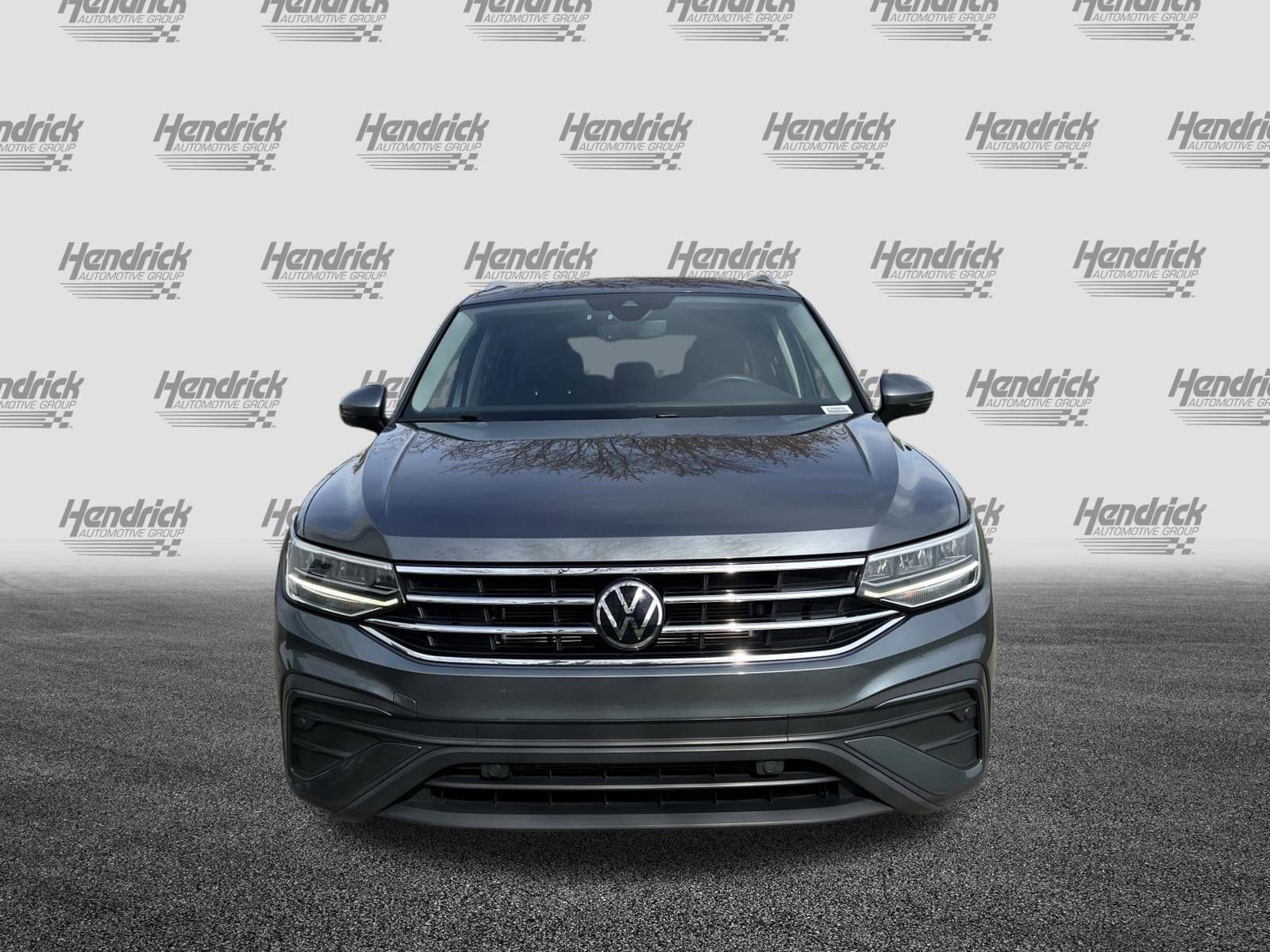 2022 Volkswagen Tiguan SE photo 2