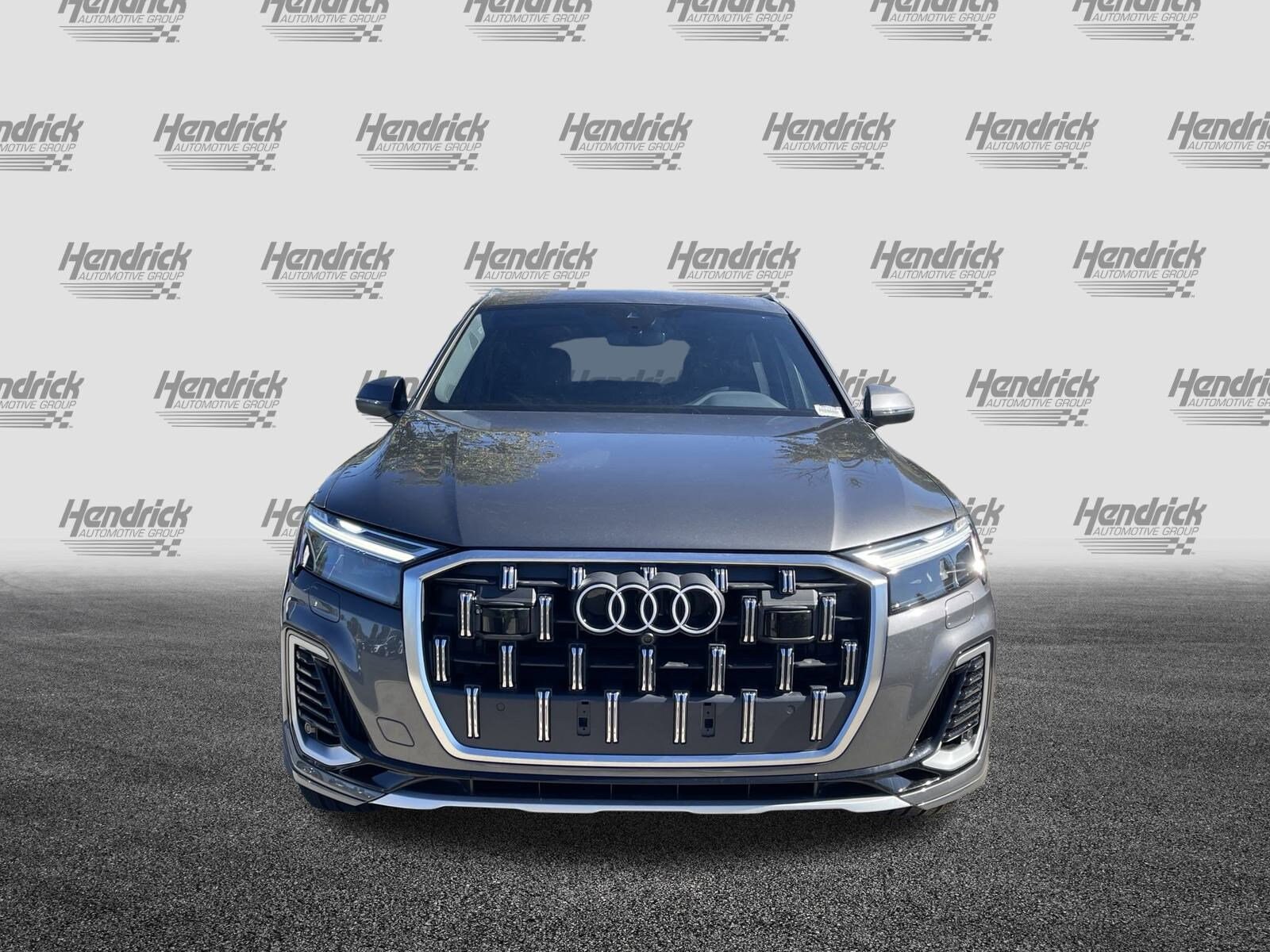 2025 Audi Q7 55 Premium Plus photo 3