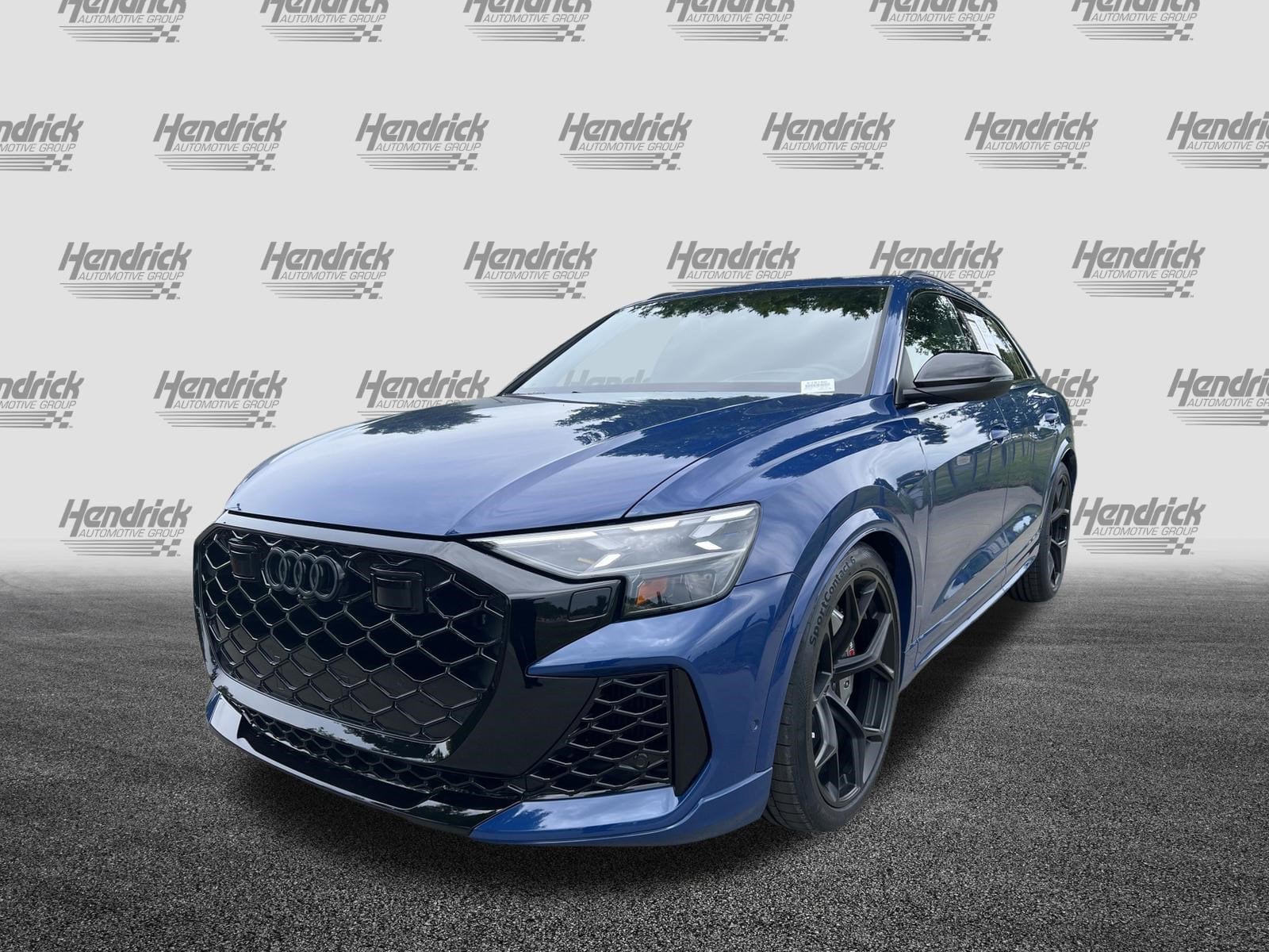 2025 Audi RS Q8 performance photo 4