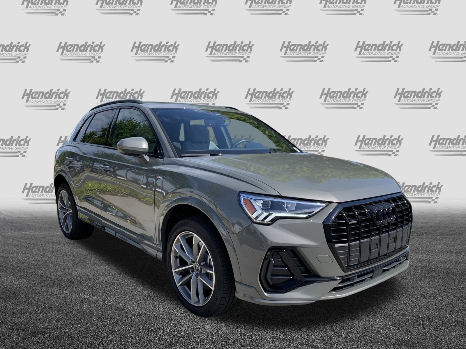 2024 Audi Q3 S line Premium Plus photo 2