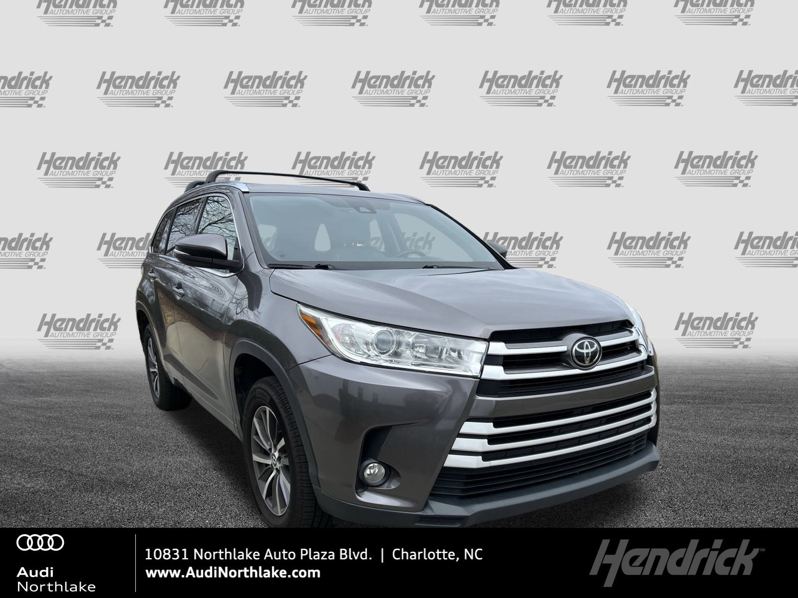 2017 Toyota Highlander XLE's photo