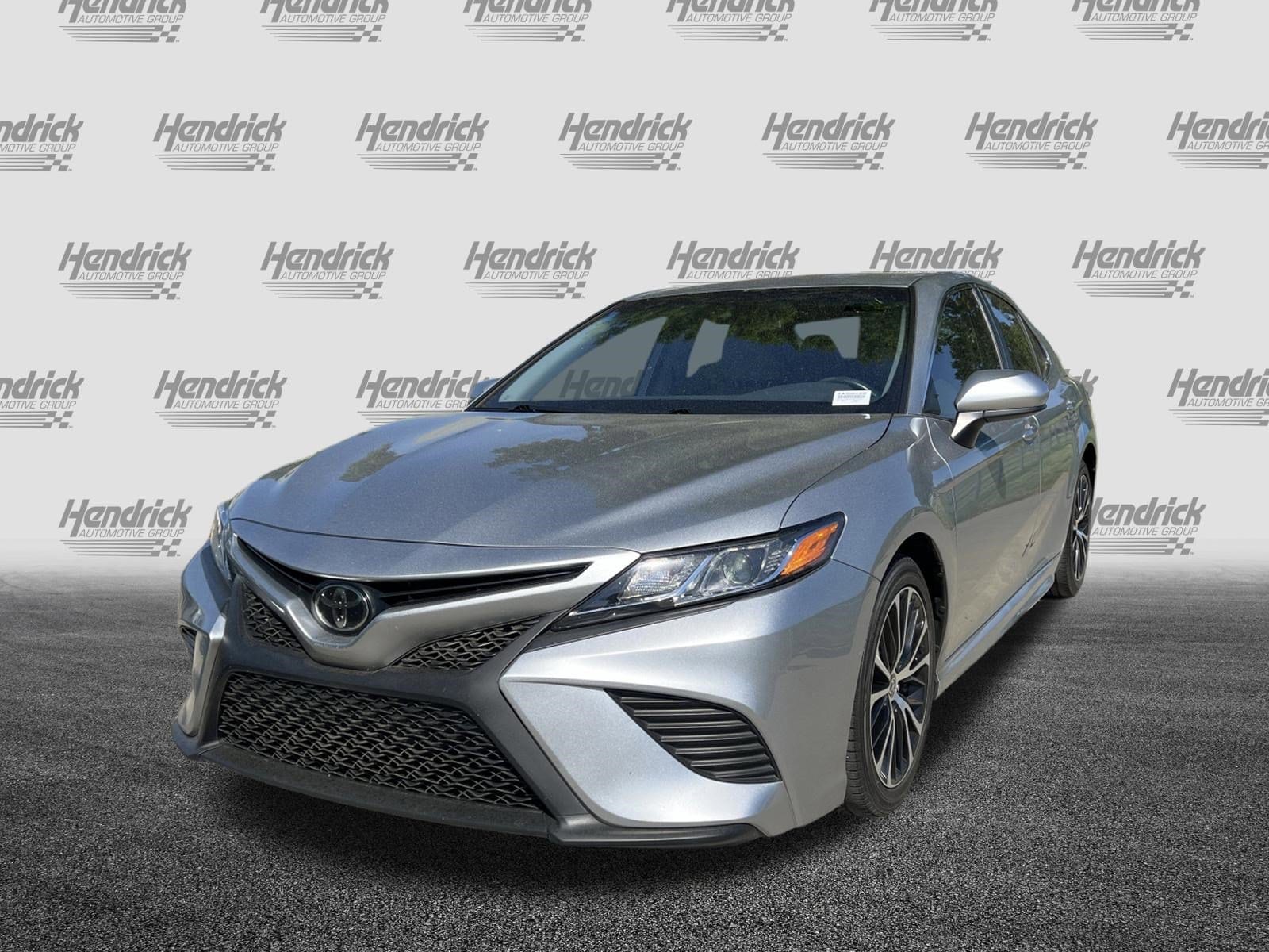 2020 Toyota Camry SE photo 4
