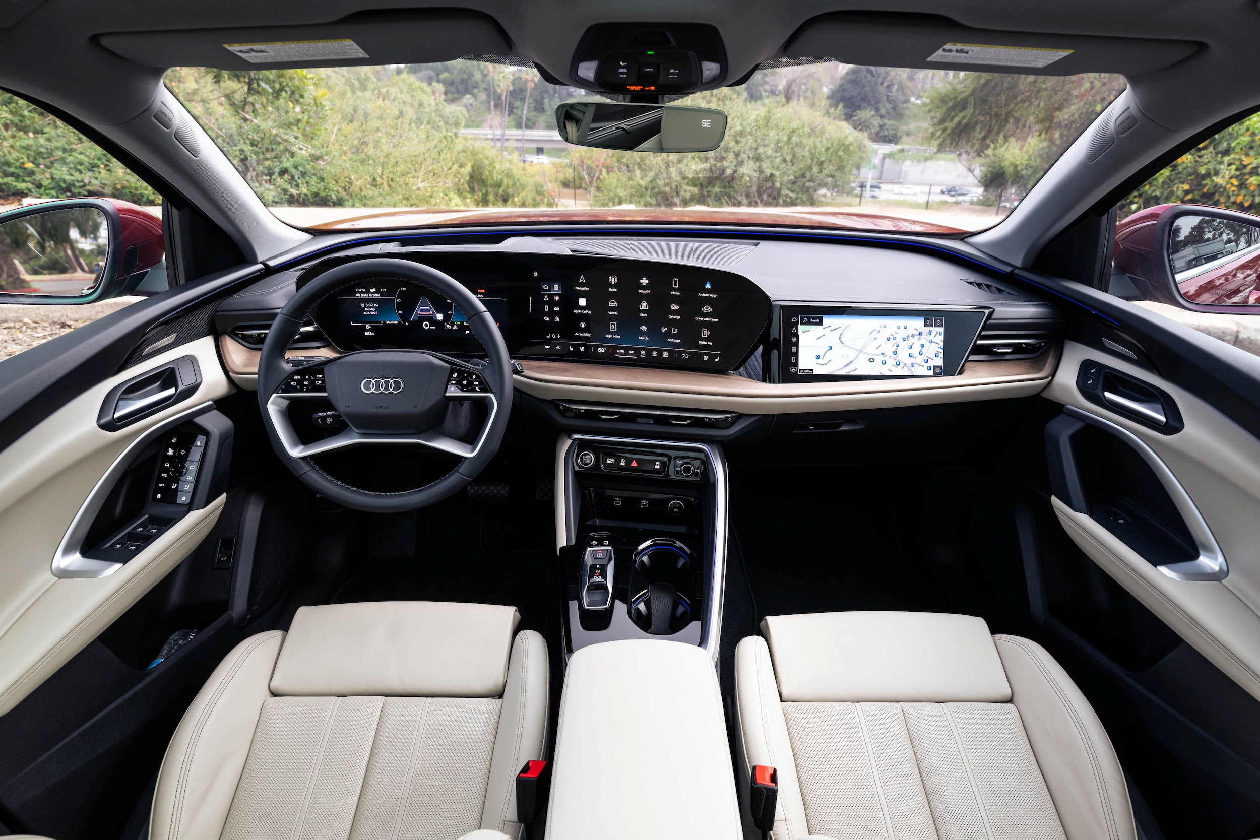 MY25 - Q5 - Interior - Parked.jpg