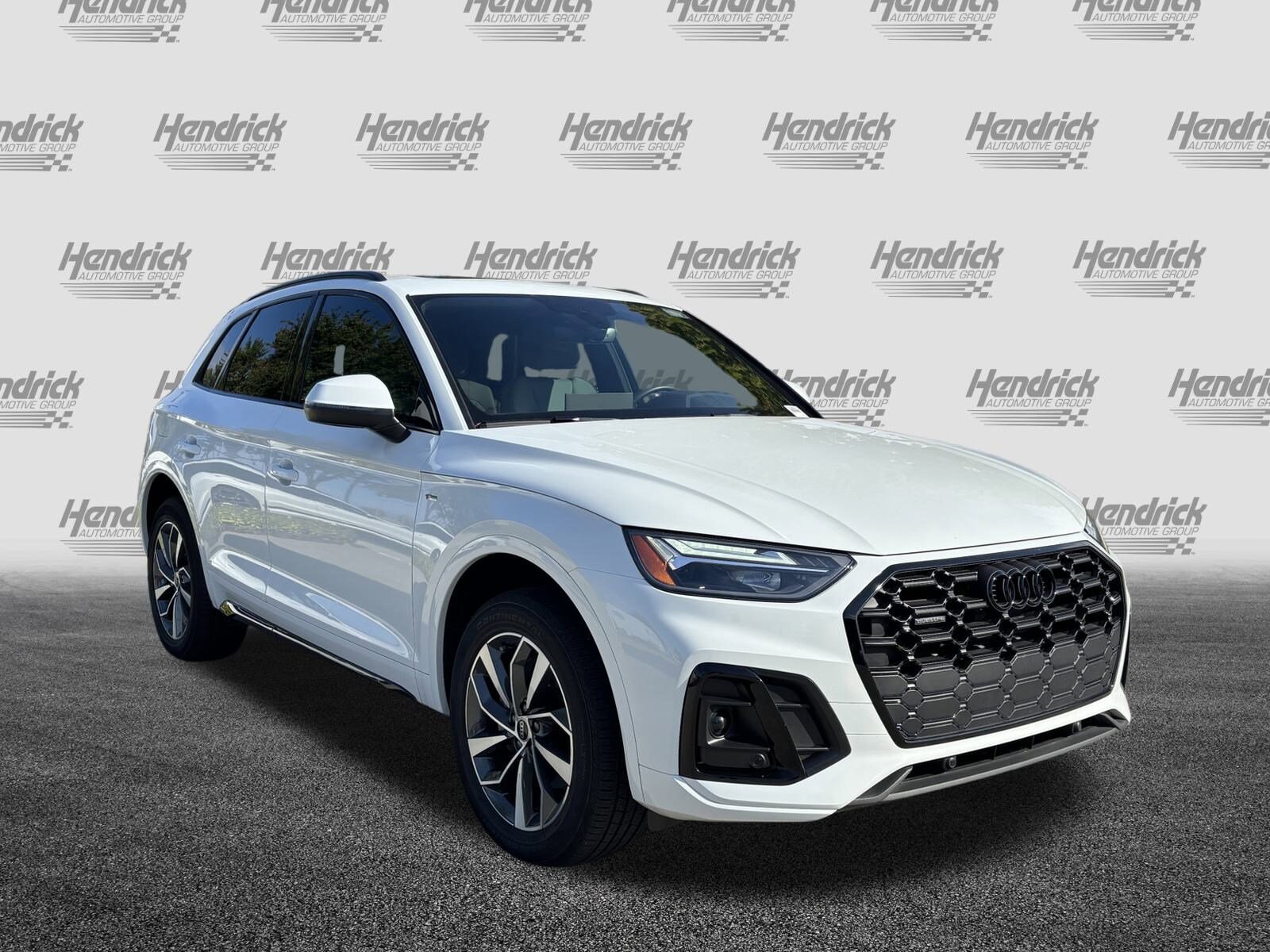 2024 Audi Q5 45 S line Premium photo 2