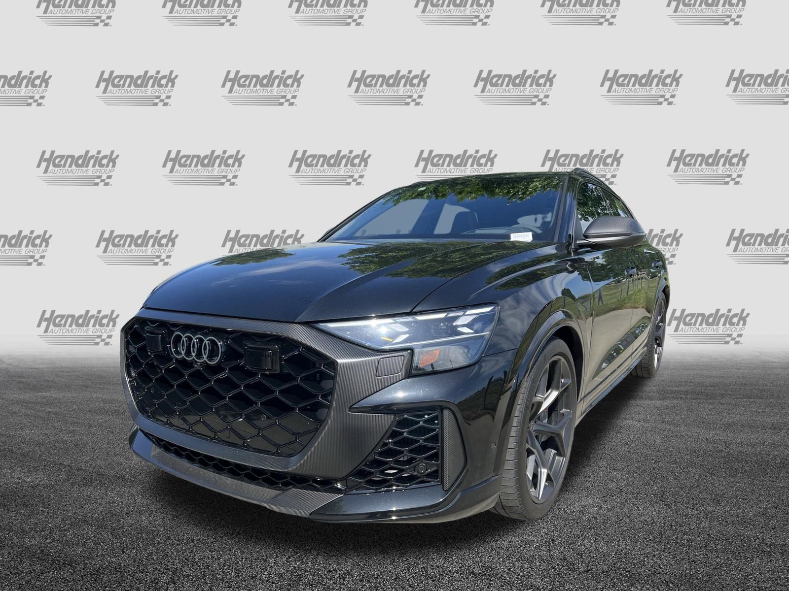 2025 Audi RS Q8 performance photo 4