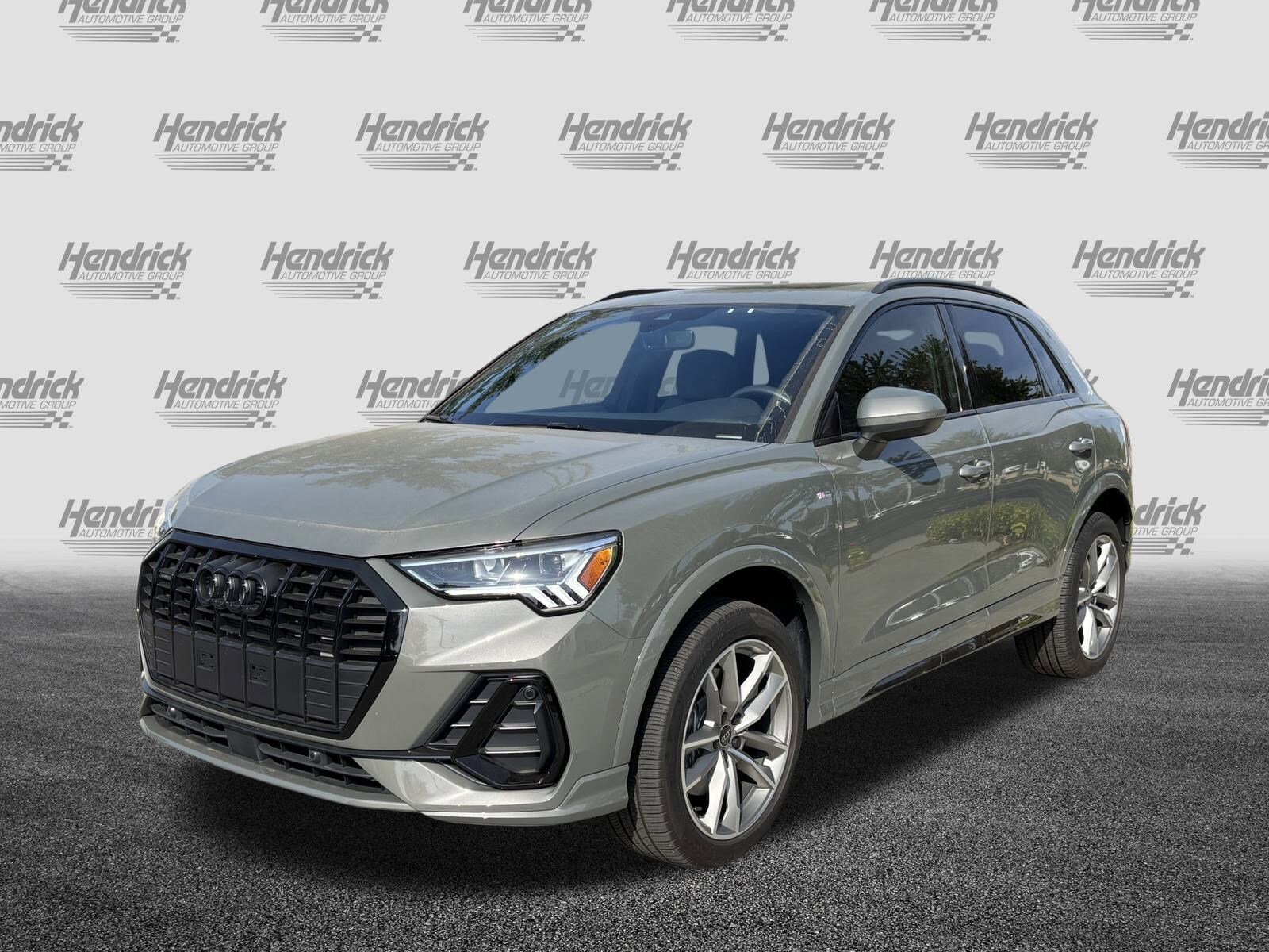 2025 Audi Q3 S line Premium photo 2